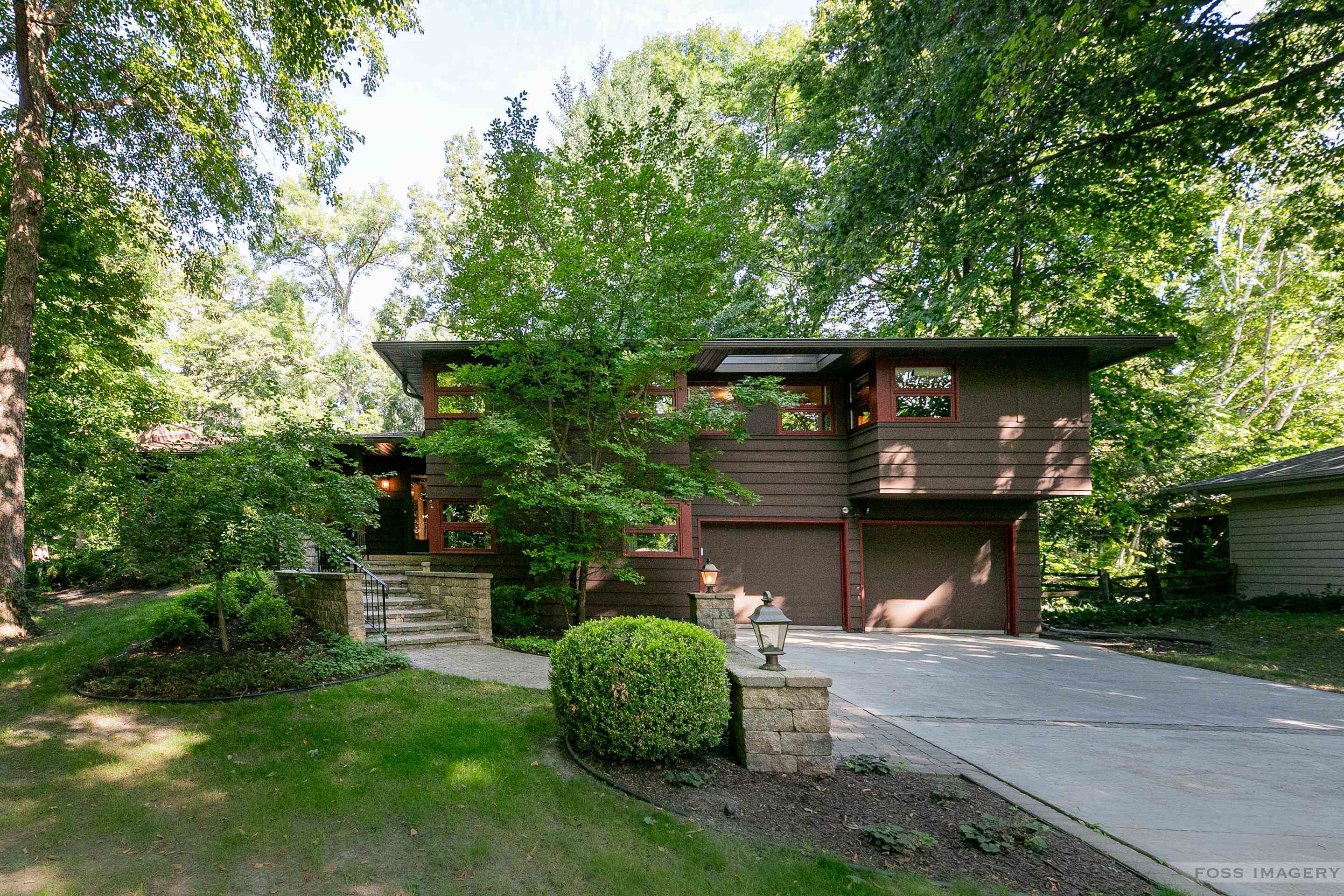 810 Woodward Drive