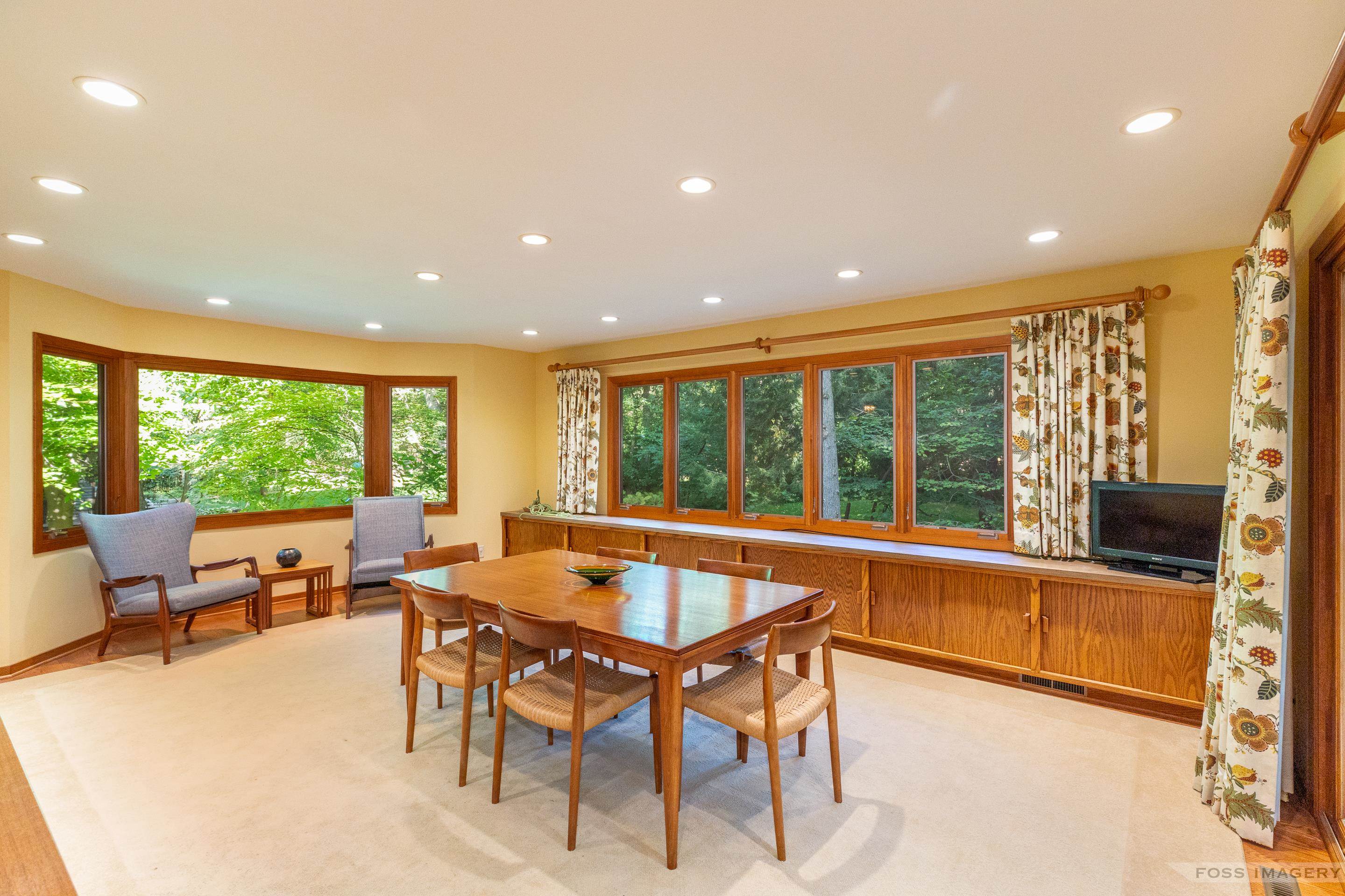 810 Woodward Drive
