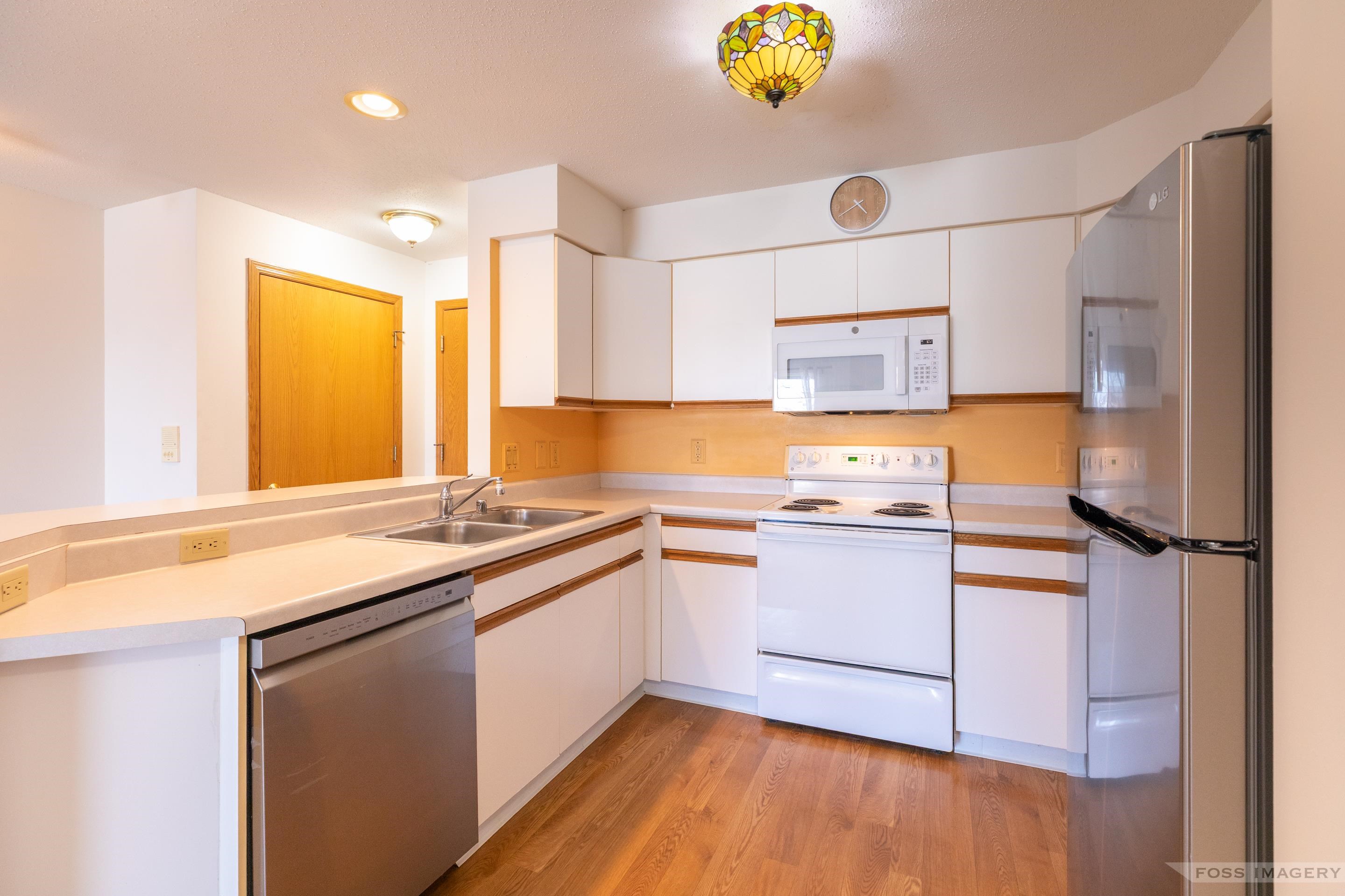 7203 Mid Town Road 305