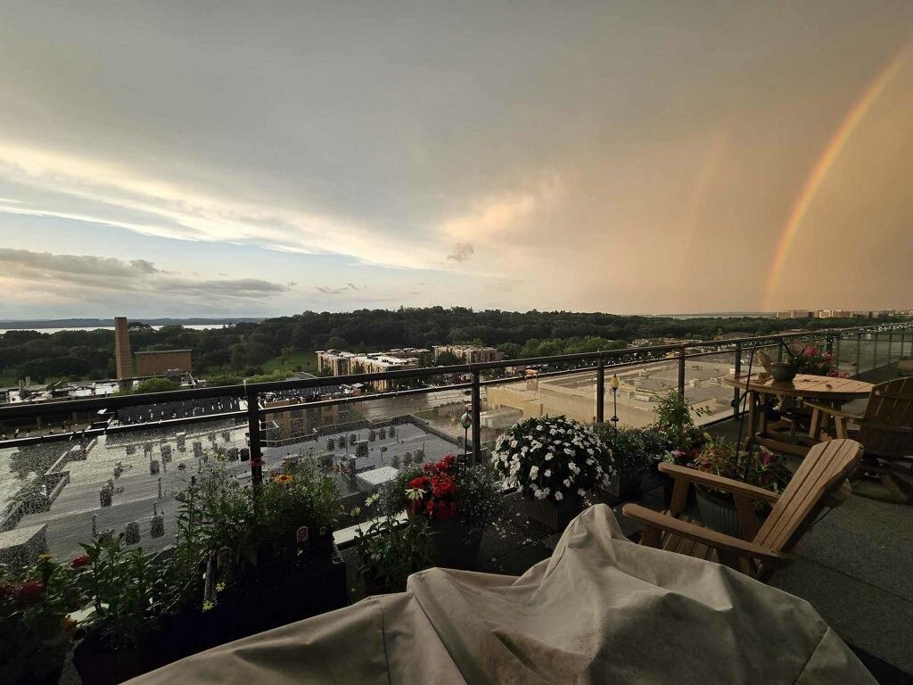 625 N Segoe Road 900