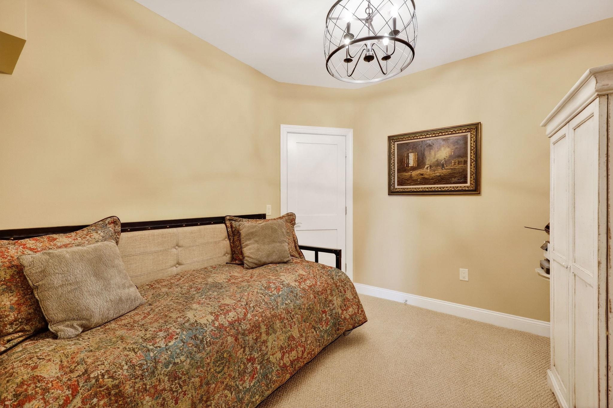 625 N Segoe Road 900