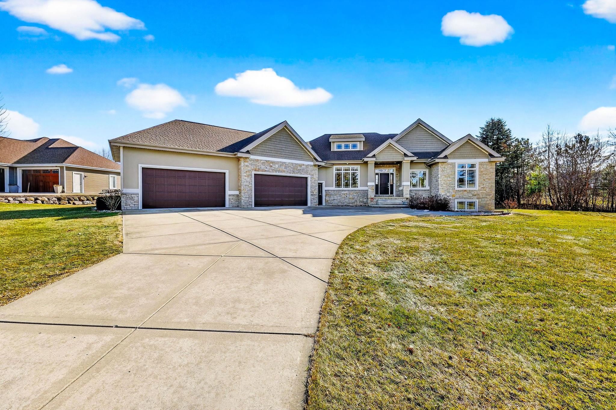 7569 Tumbledown Trail