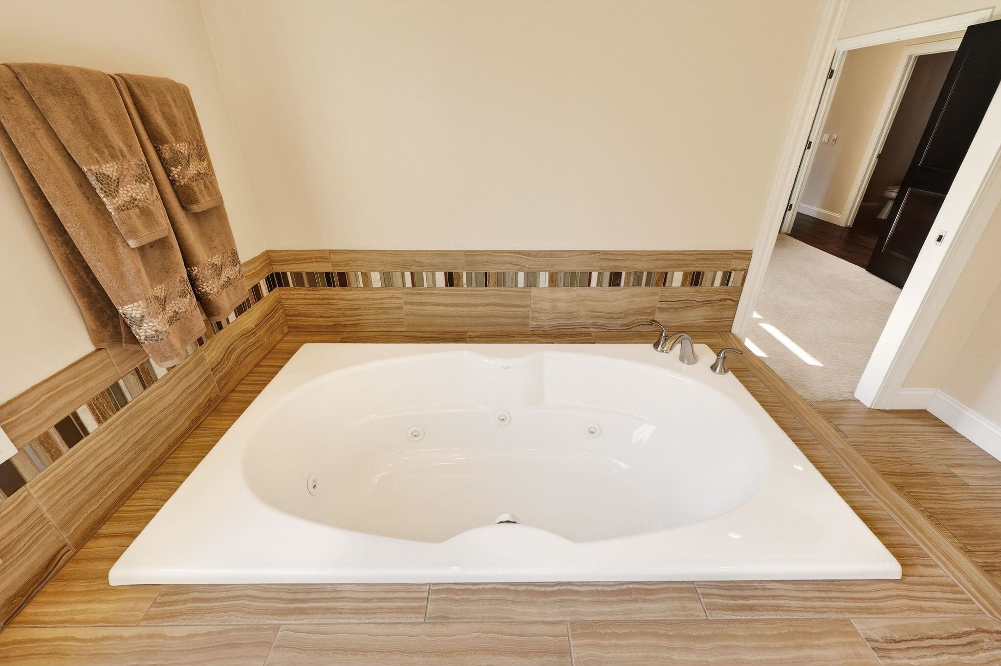 7569 Tumbledown Trail