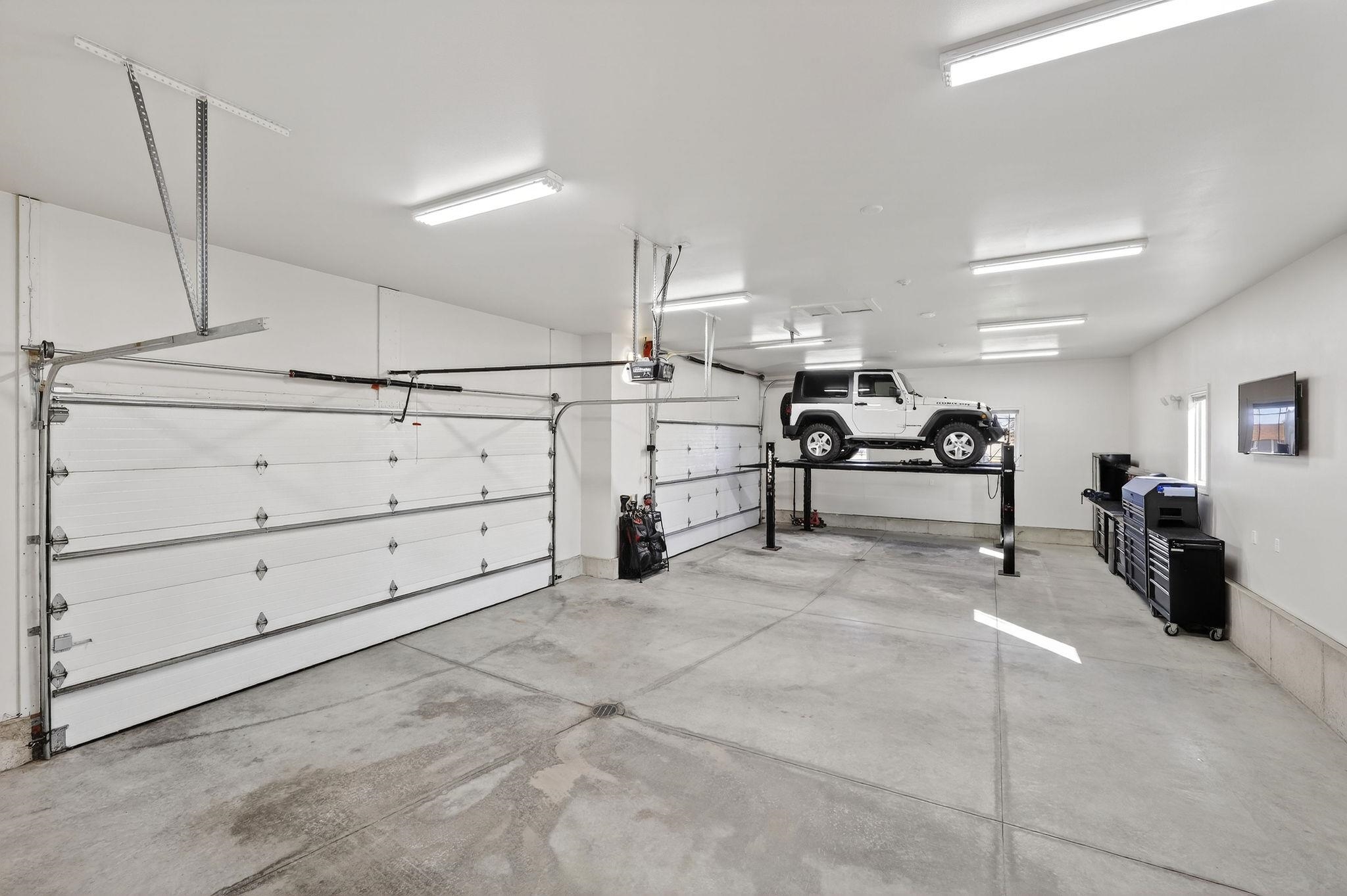 7569 Tumbledown Trail