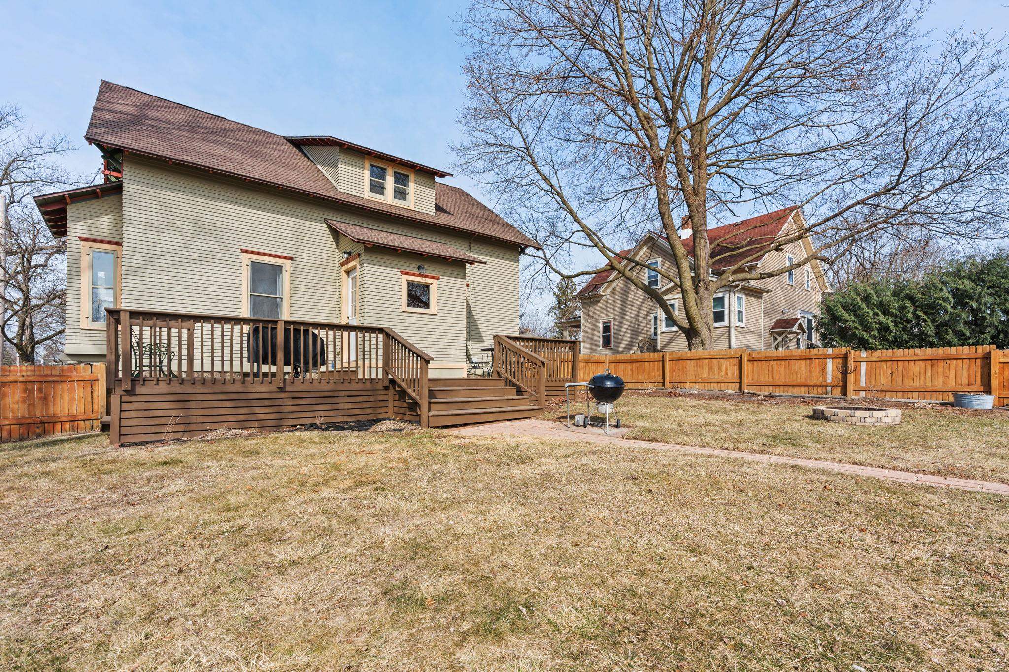 1101 Moline Street