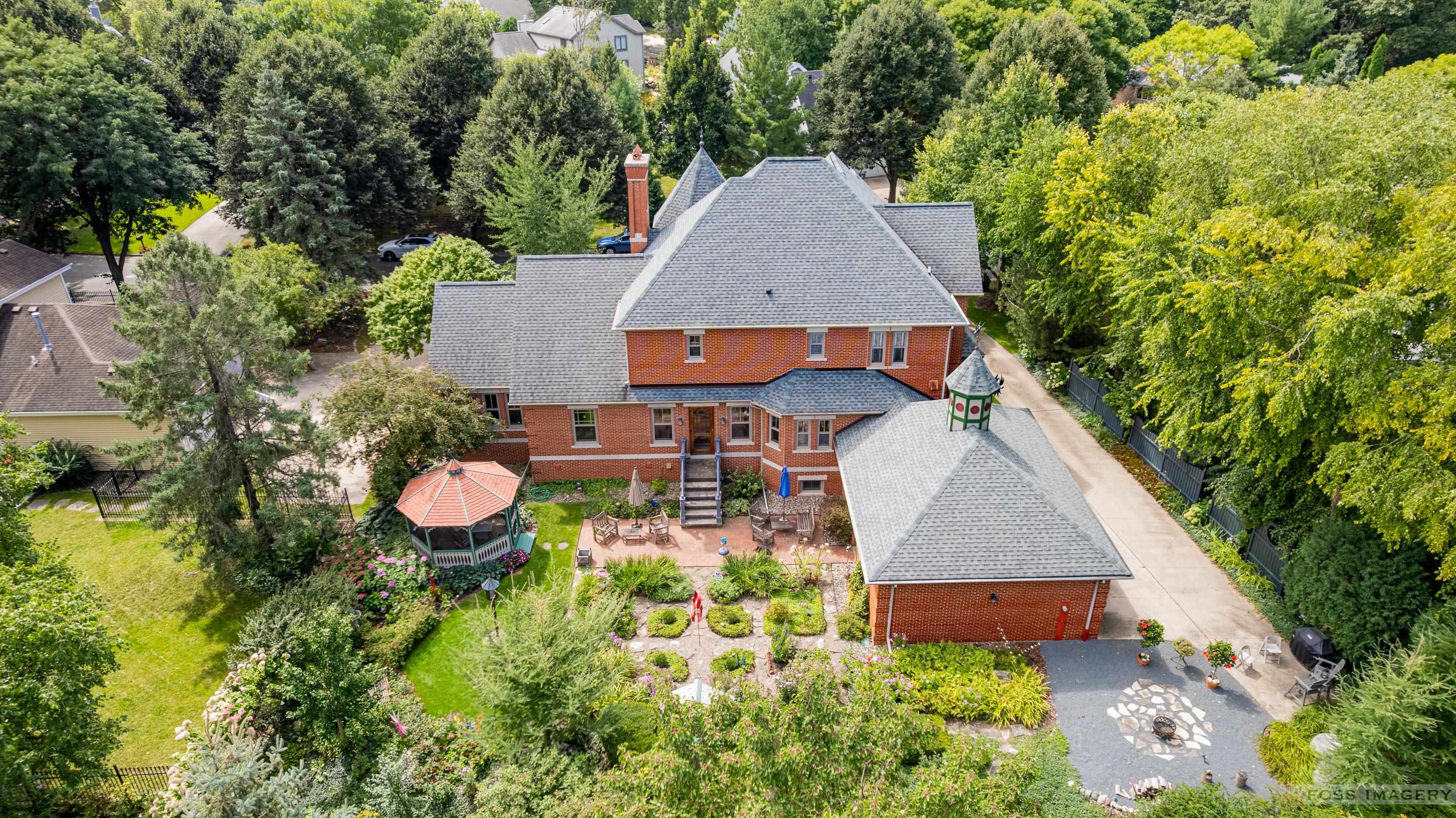 6 Pebble Beach Circle