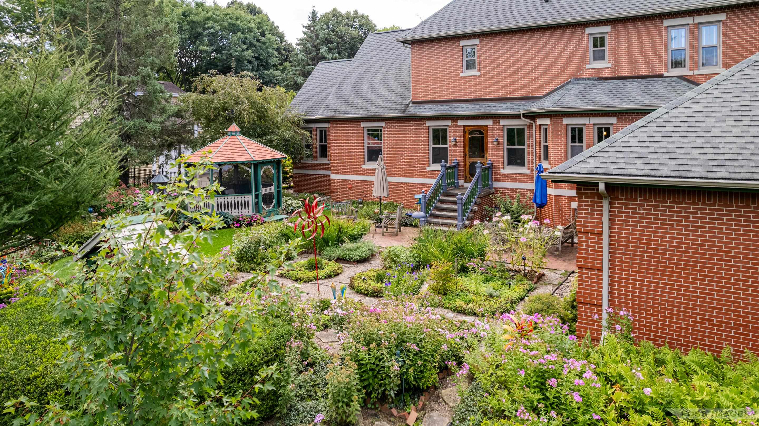 6 Pebble Beach Circle