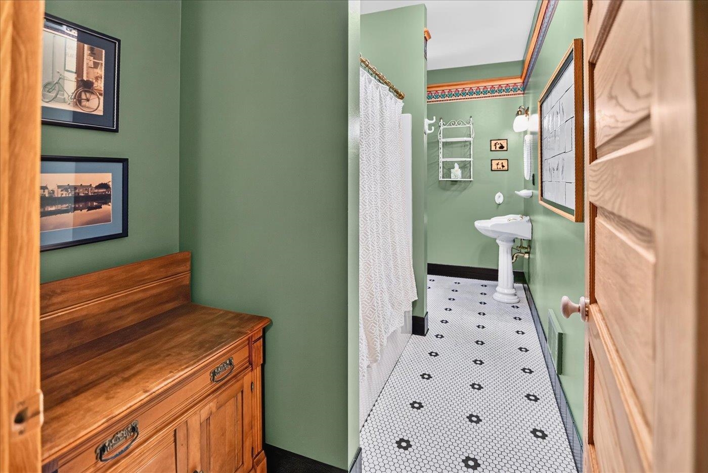 6 Pebble Beach Circle