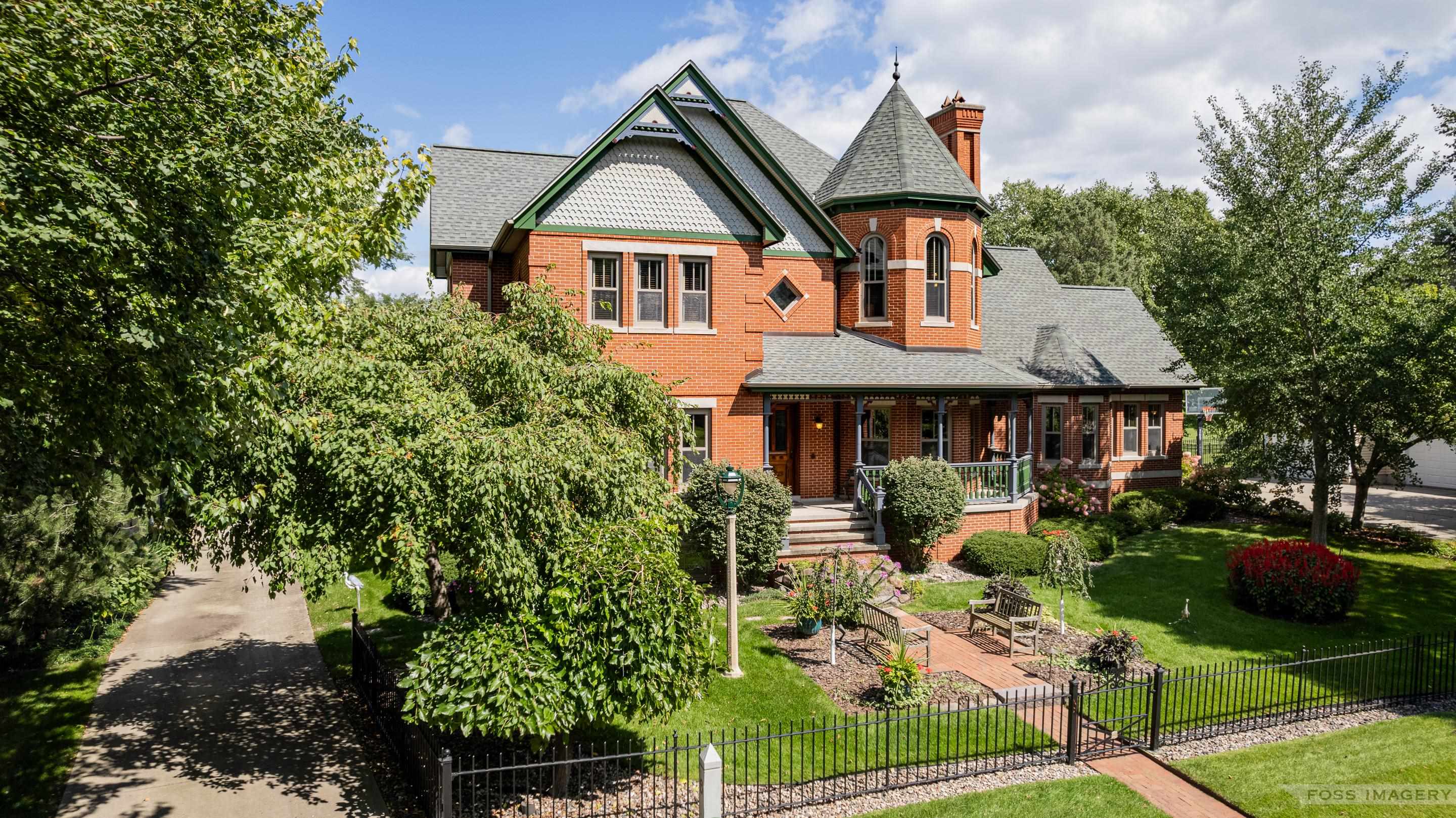 6 Pebble Beach Circle