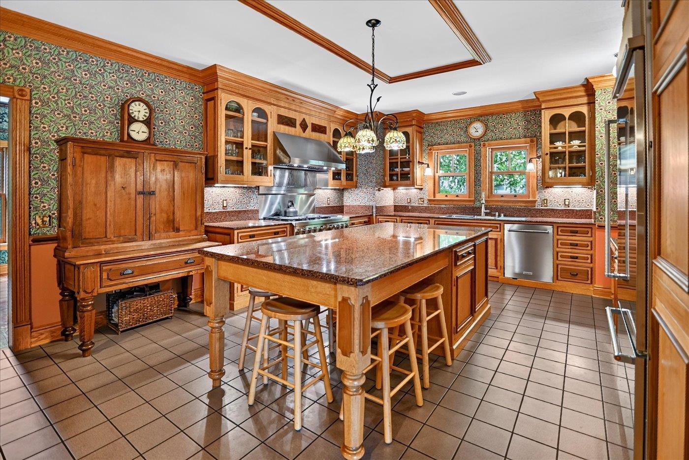 6 Pebble Beach Circle