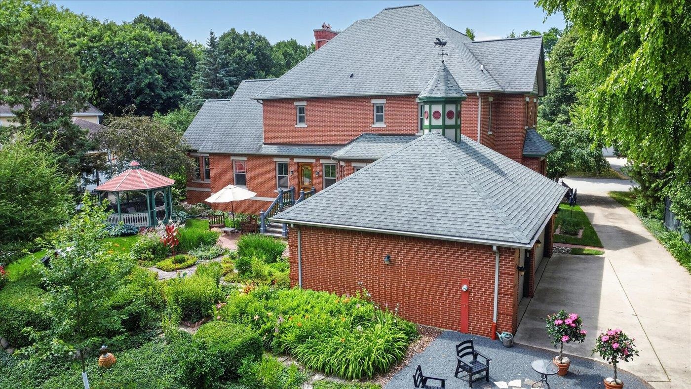 6 Pebble Beach Circle