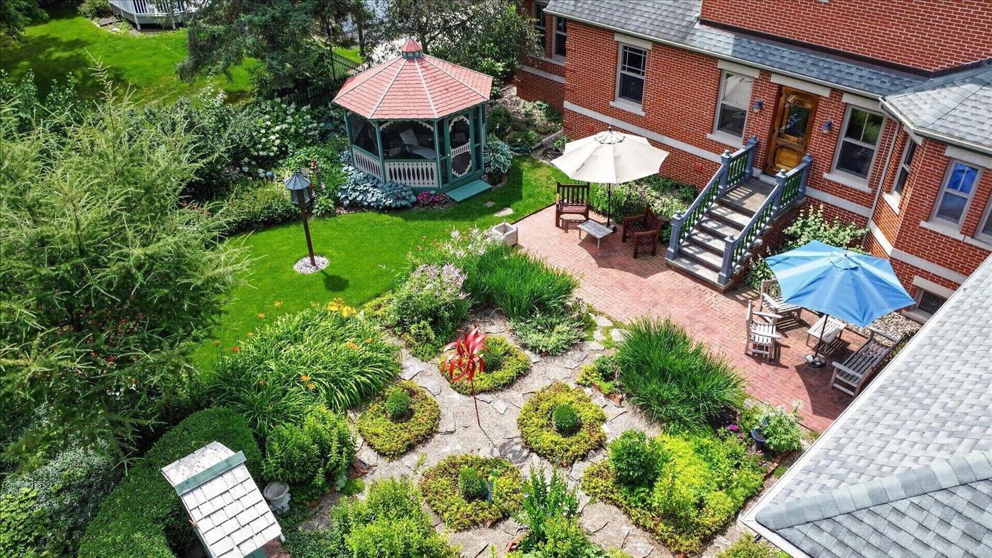 6 Pebble Beach Circle