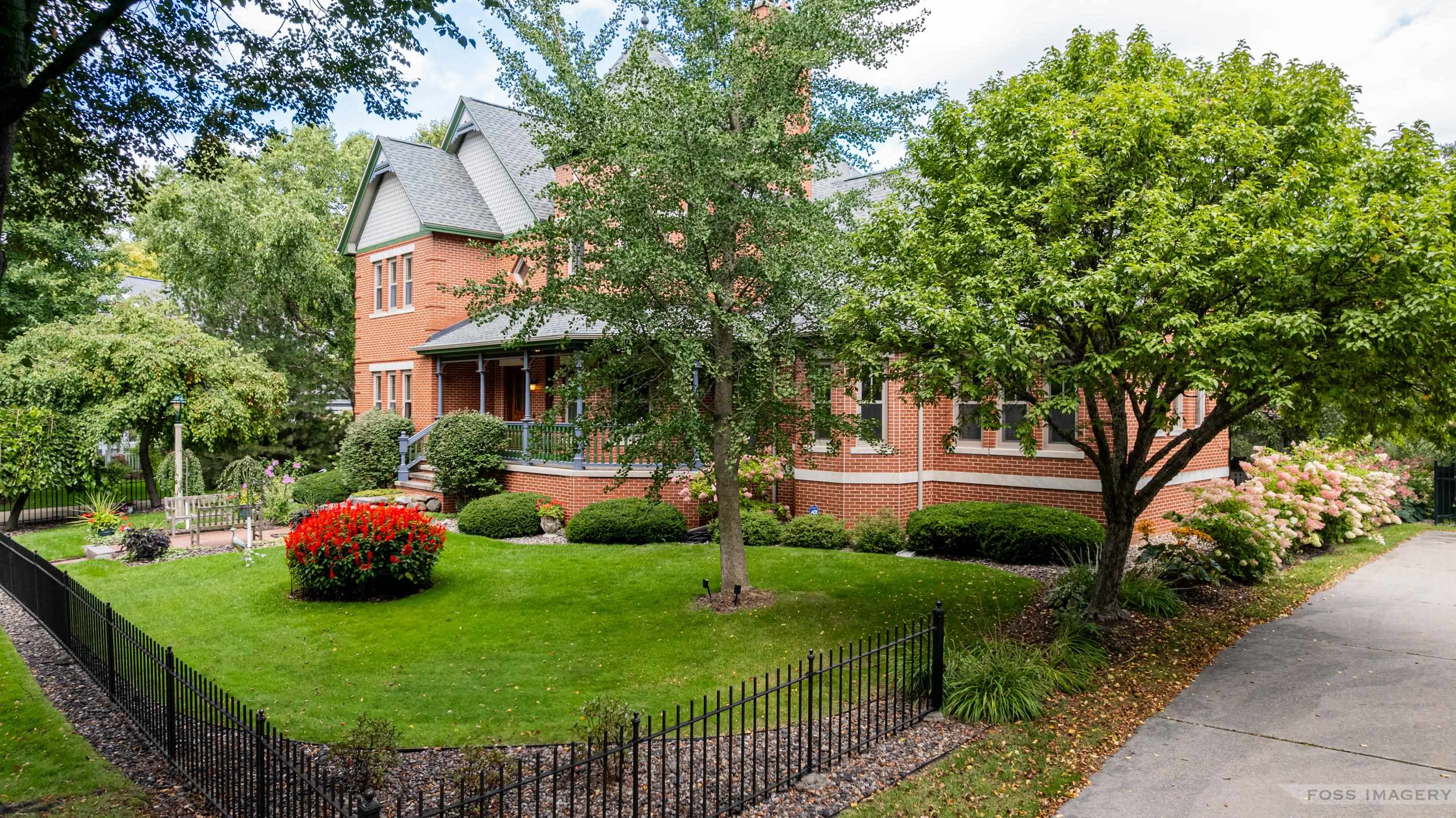 6 Pebble Beach Circle