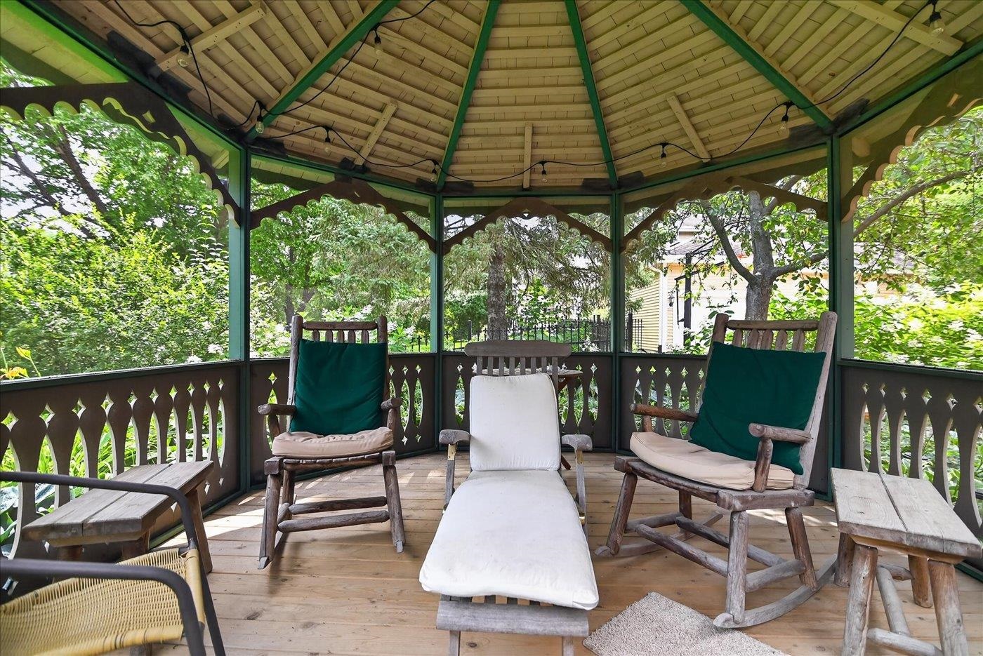 6 Pebble Beach Circle