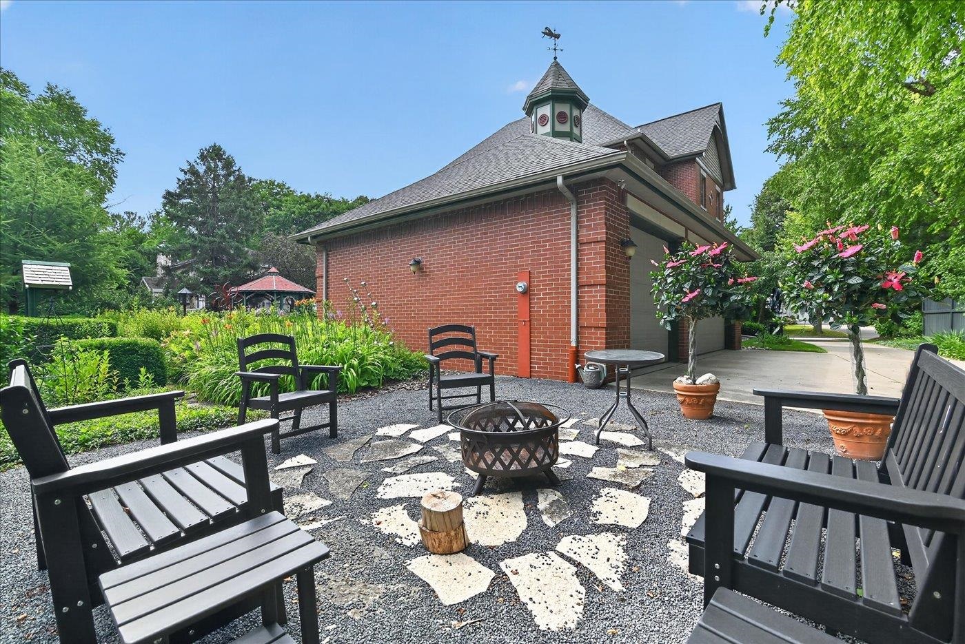 6 Pebble Beach Circle