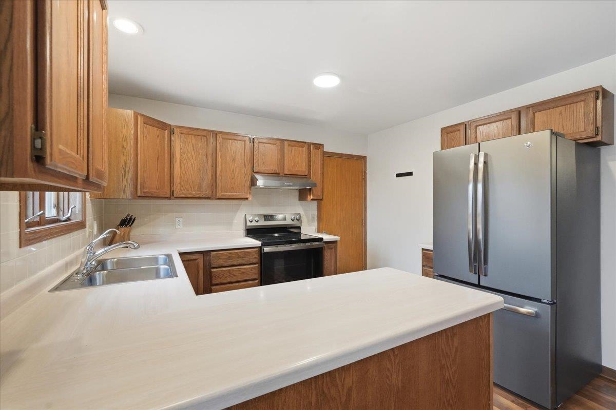 3880 Sunny Wood Drive