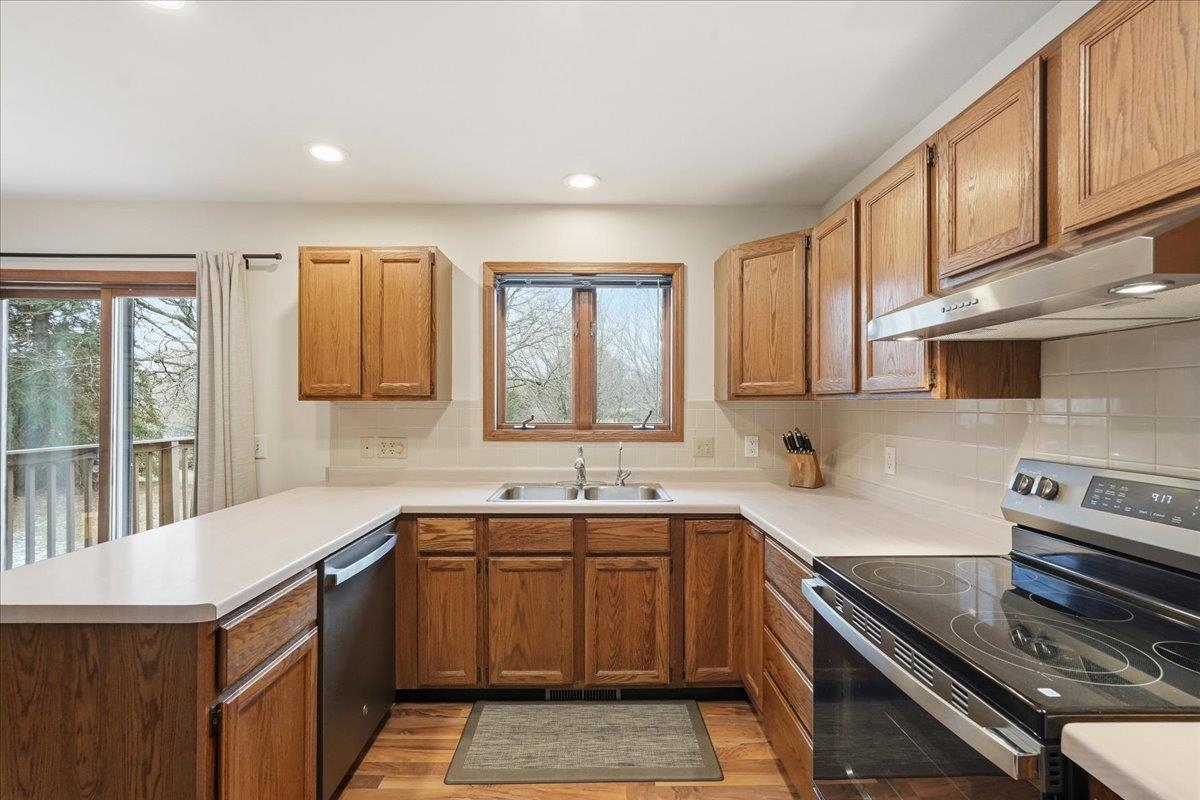 3880 Sunny Wood Drive