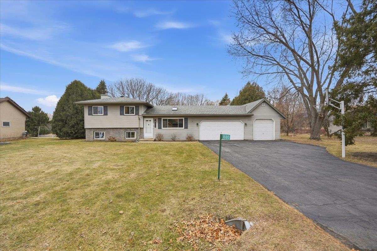 3880 Sunny Wood Drive