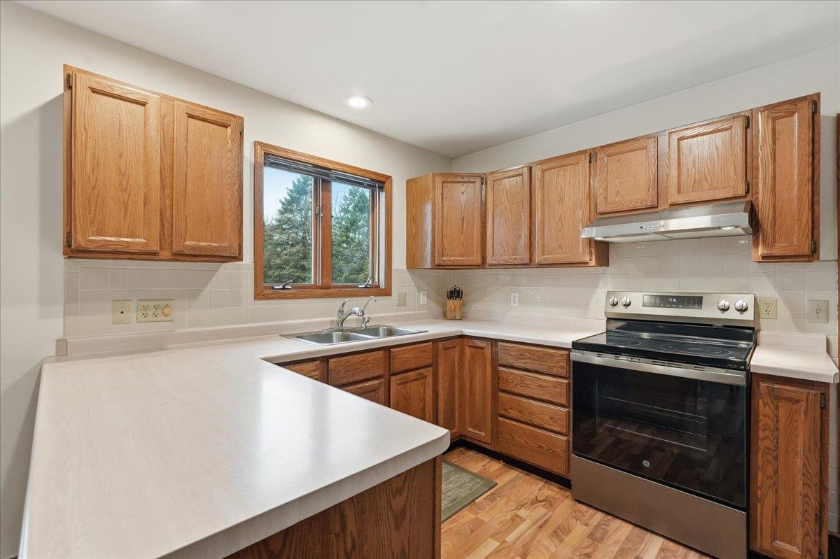 3880 Sunny Wood Drive