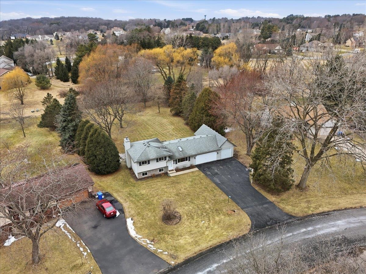 3880 Sunny Wood Drive