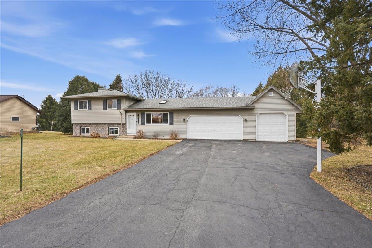 3880 Sunny Wood Drive