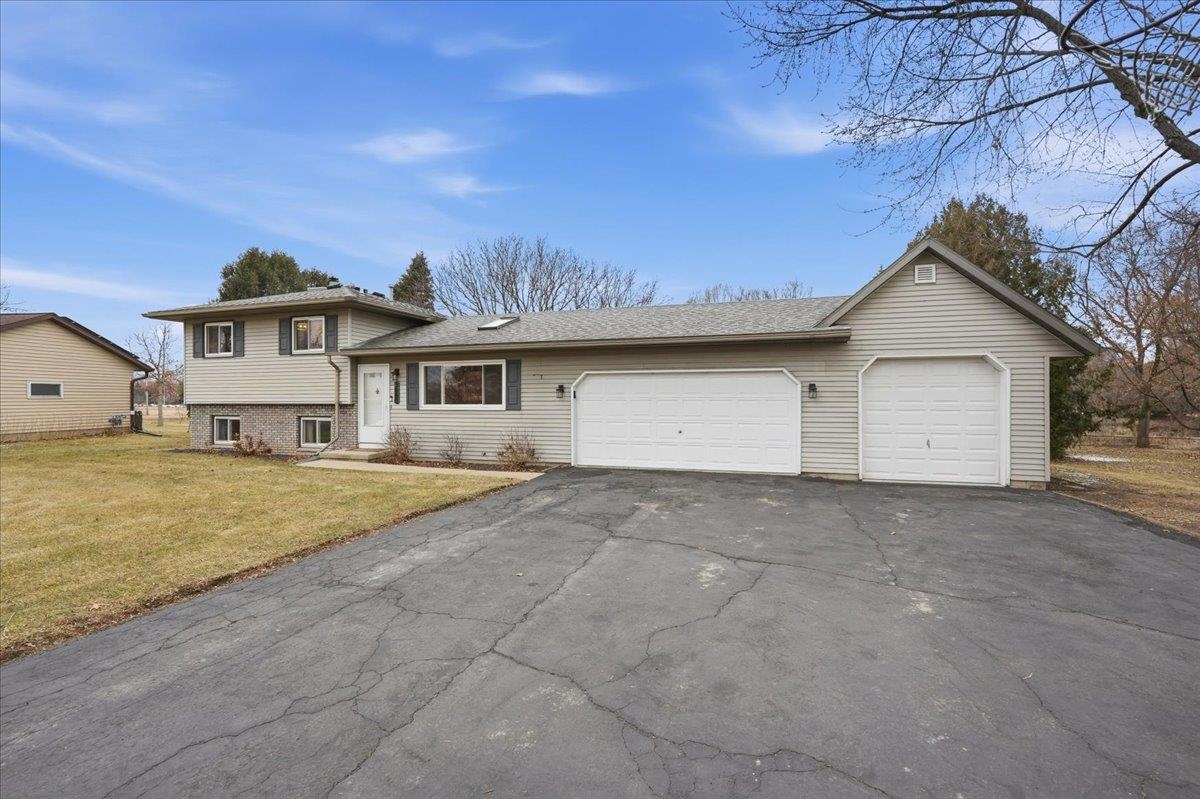 3880 Sunny Wood Drive
