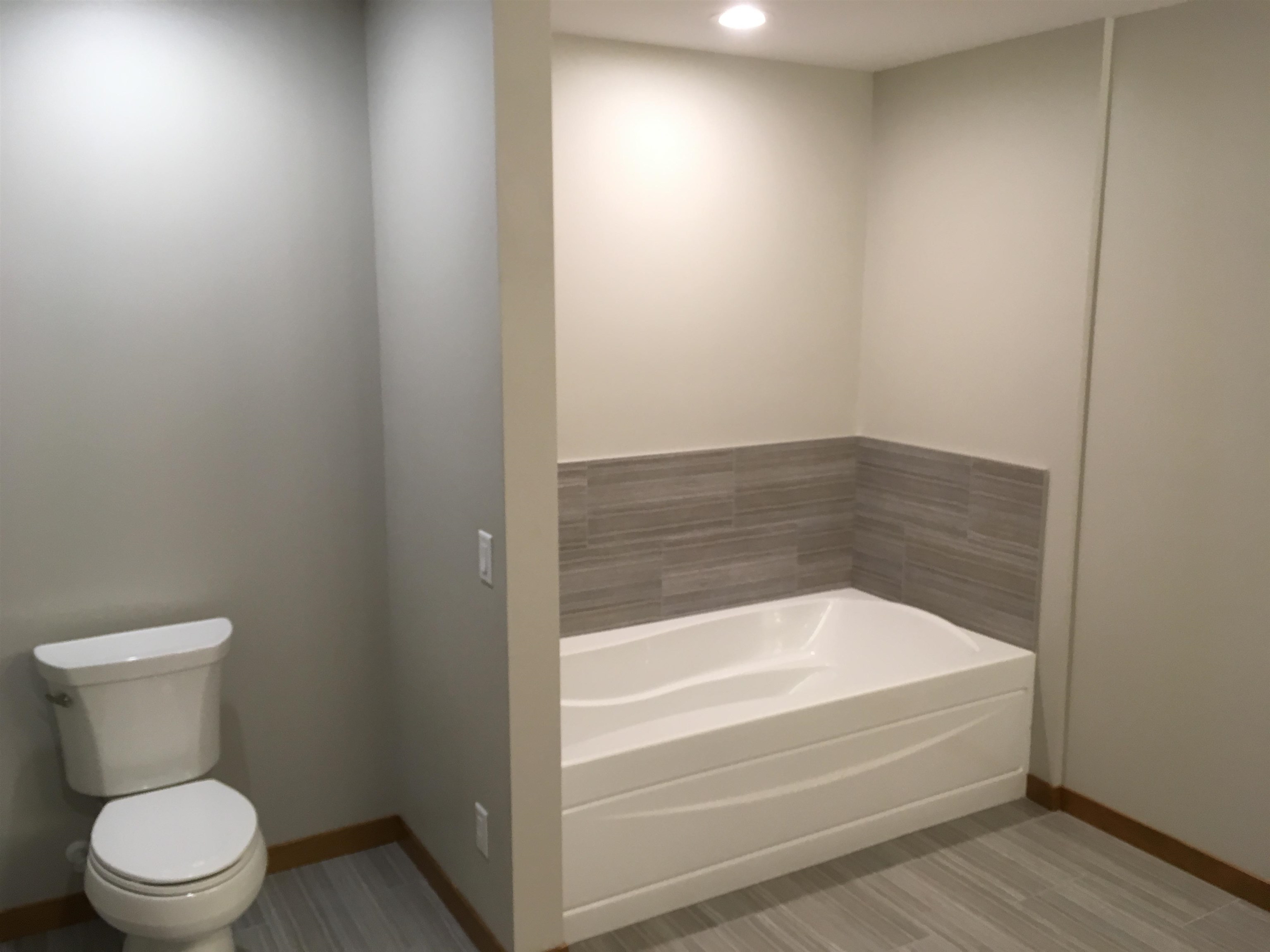 625 N Segoe Road 404