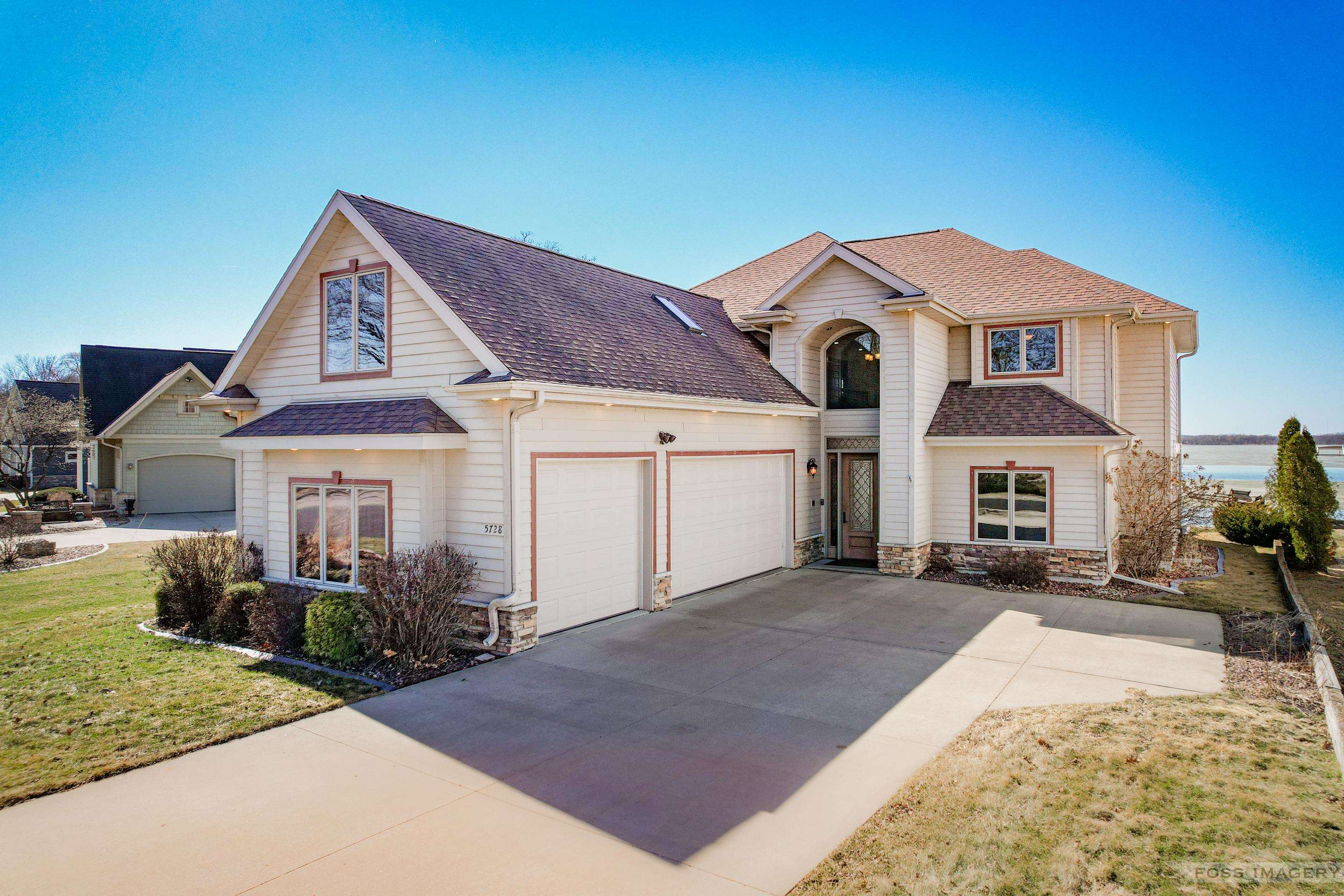 5728 Lake Edge Road
