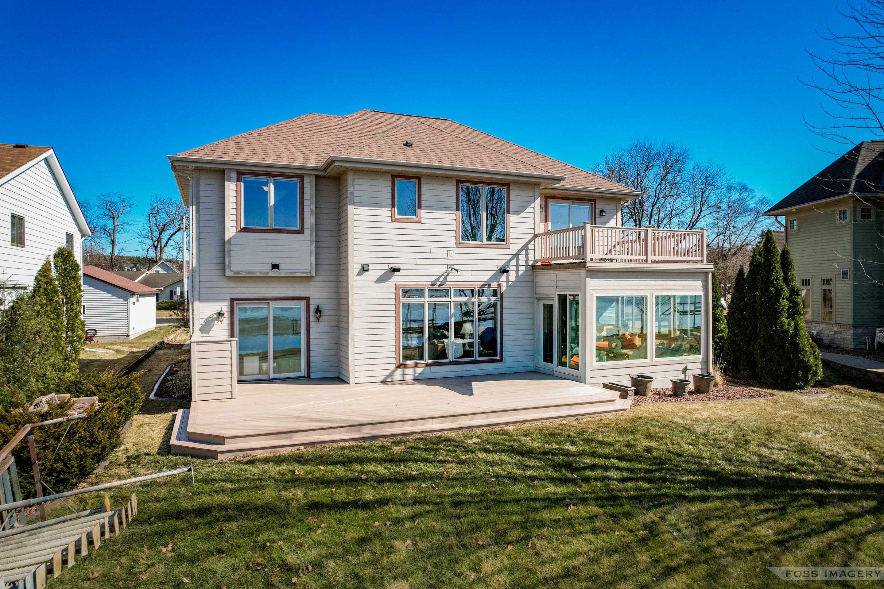 5728 Lake Edge Road