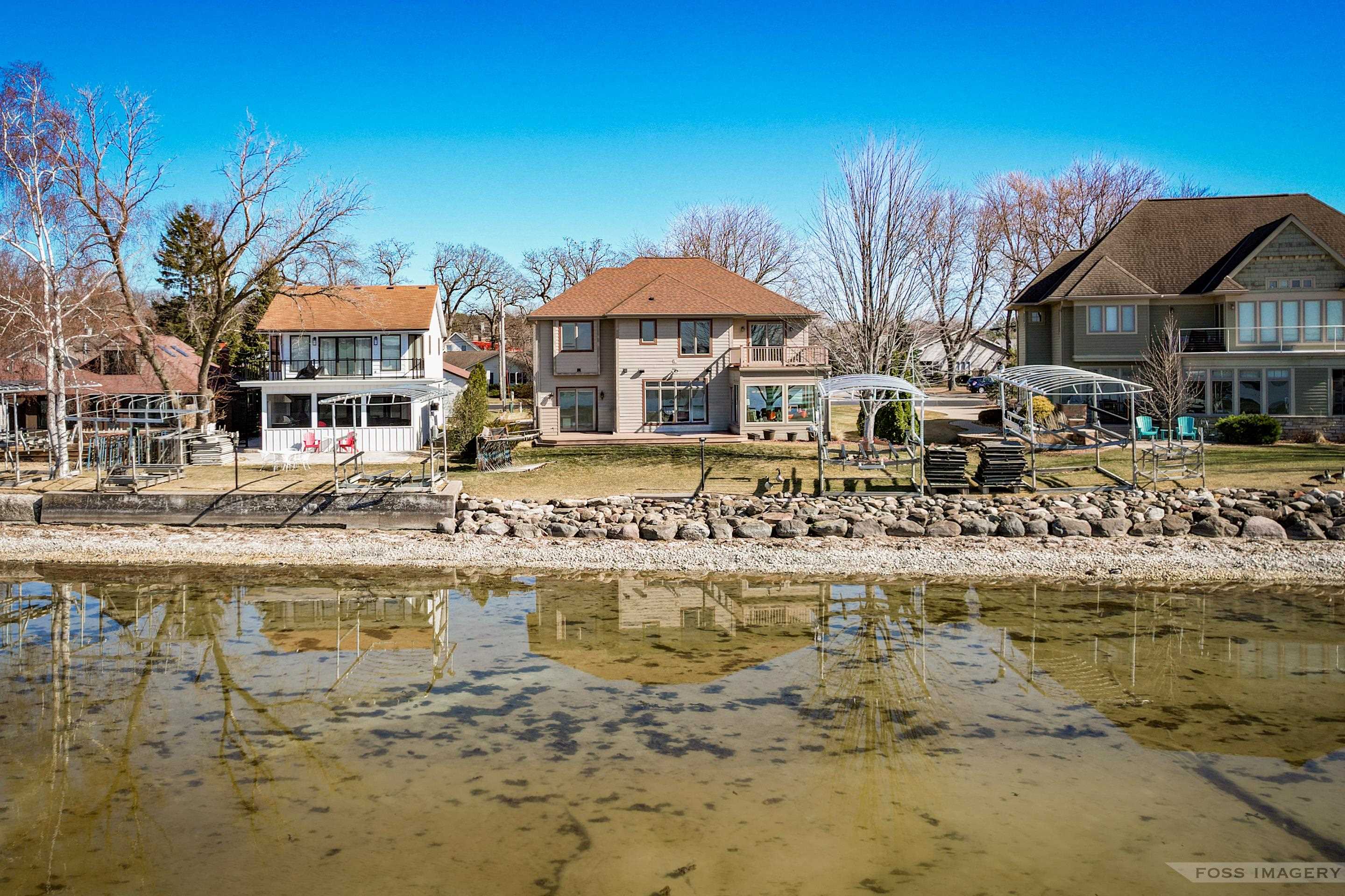 5728 Lake Edge Road
