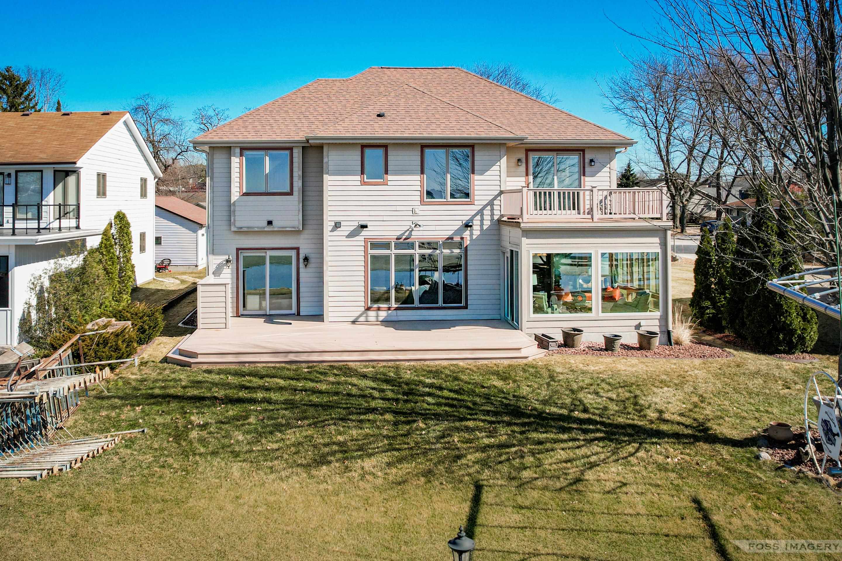 5728 Lake Edge Road