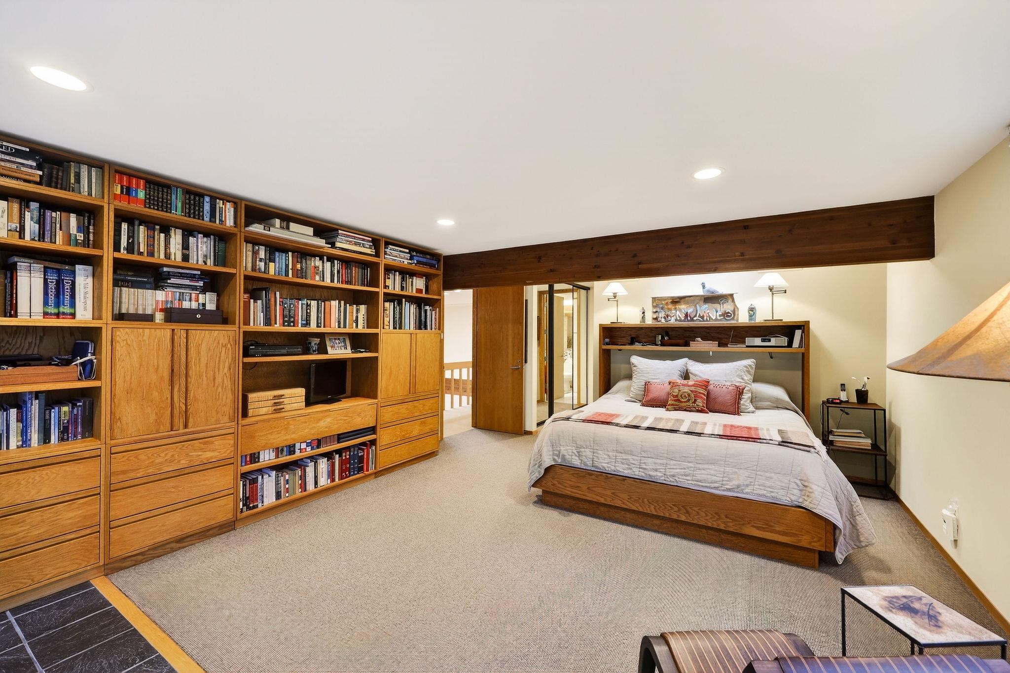 209 Saratoga Circle