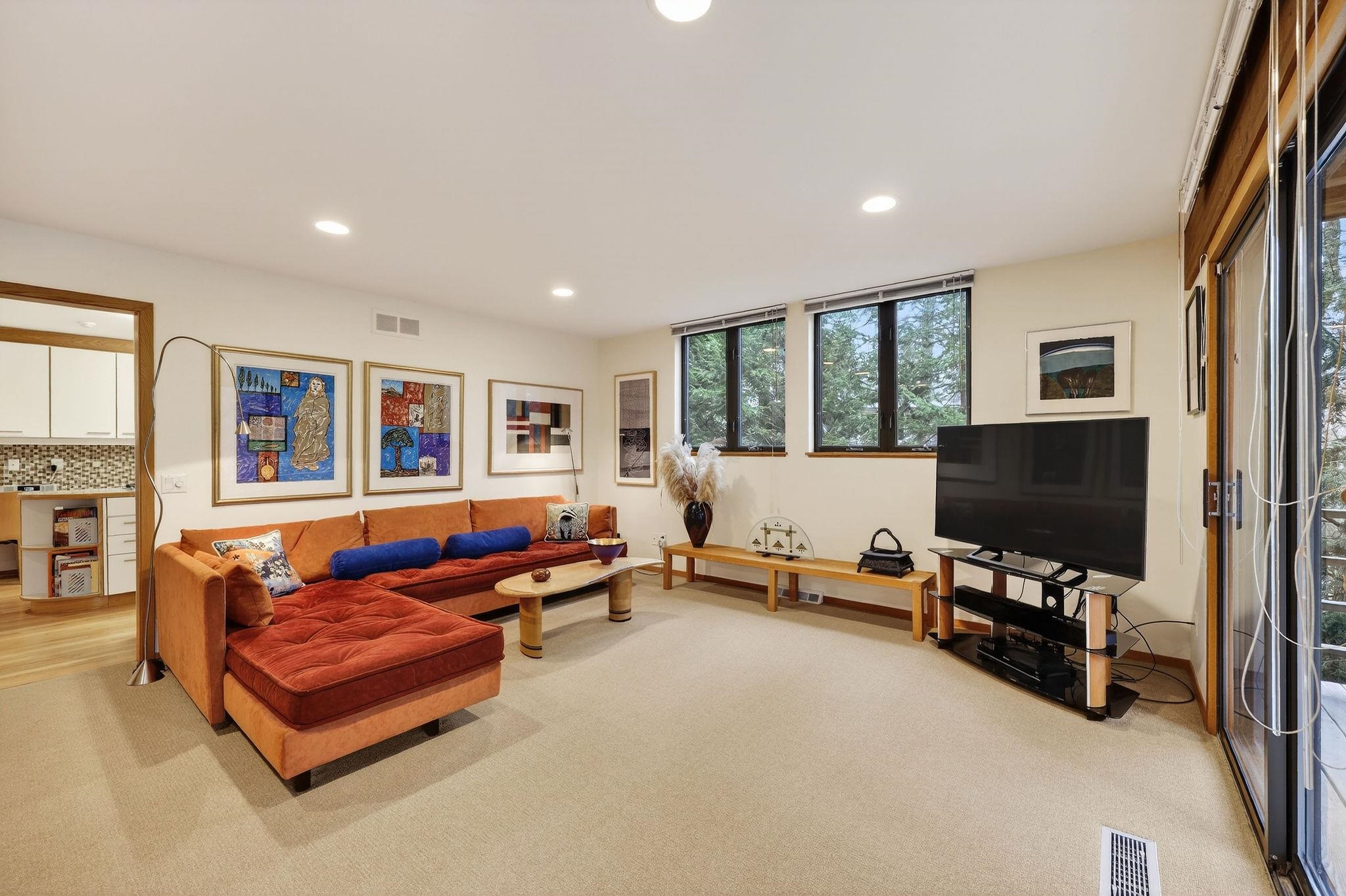 209 Saratoga Circle