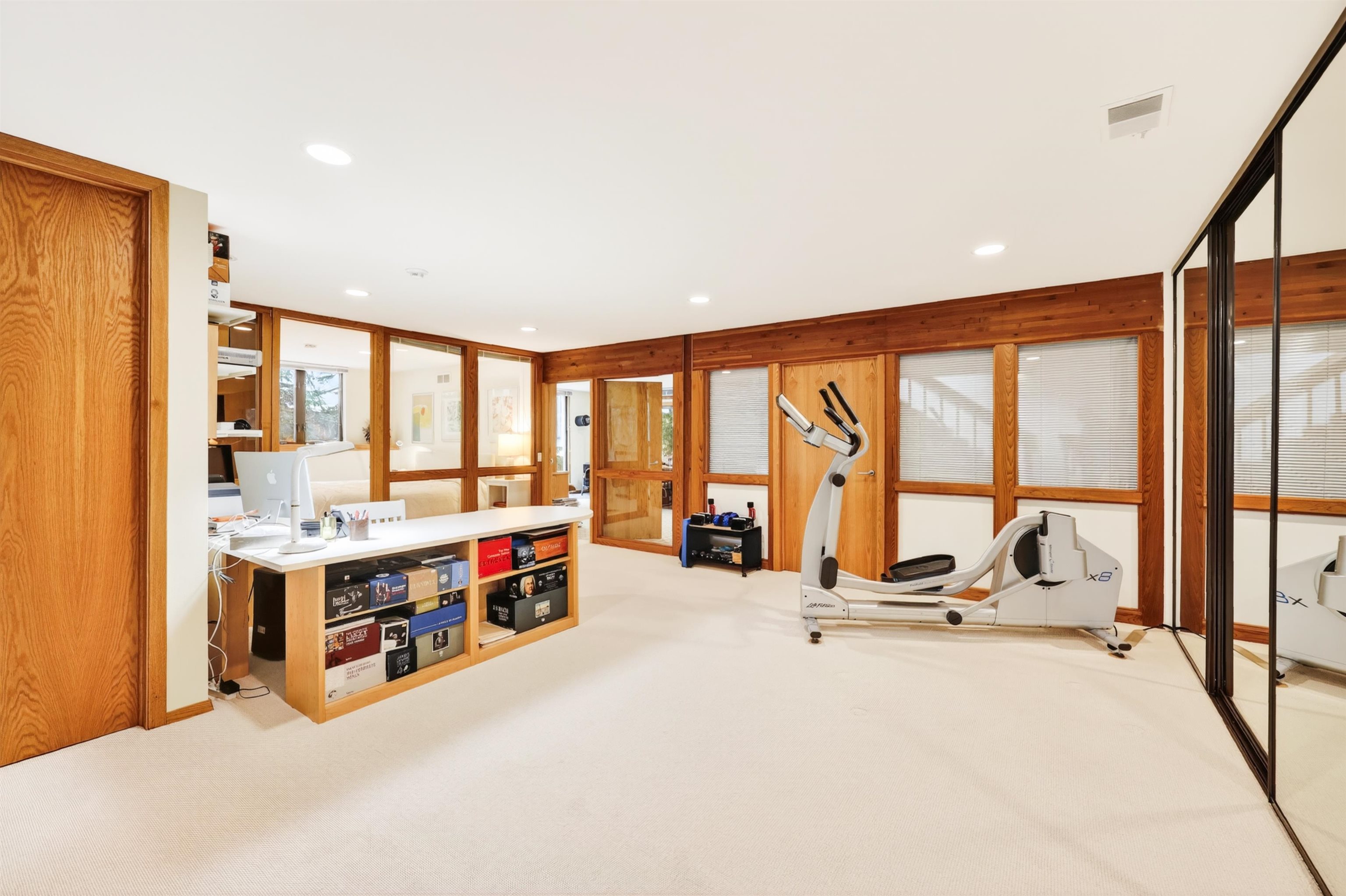 209 Saratoga Circle