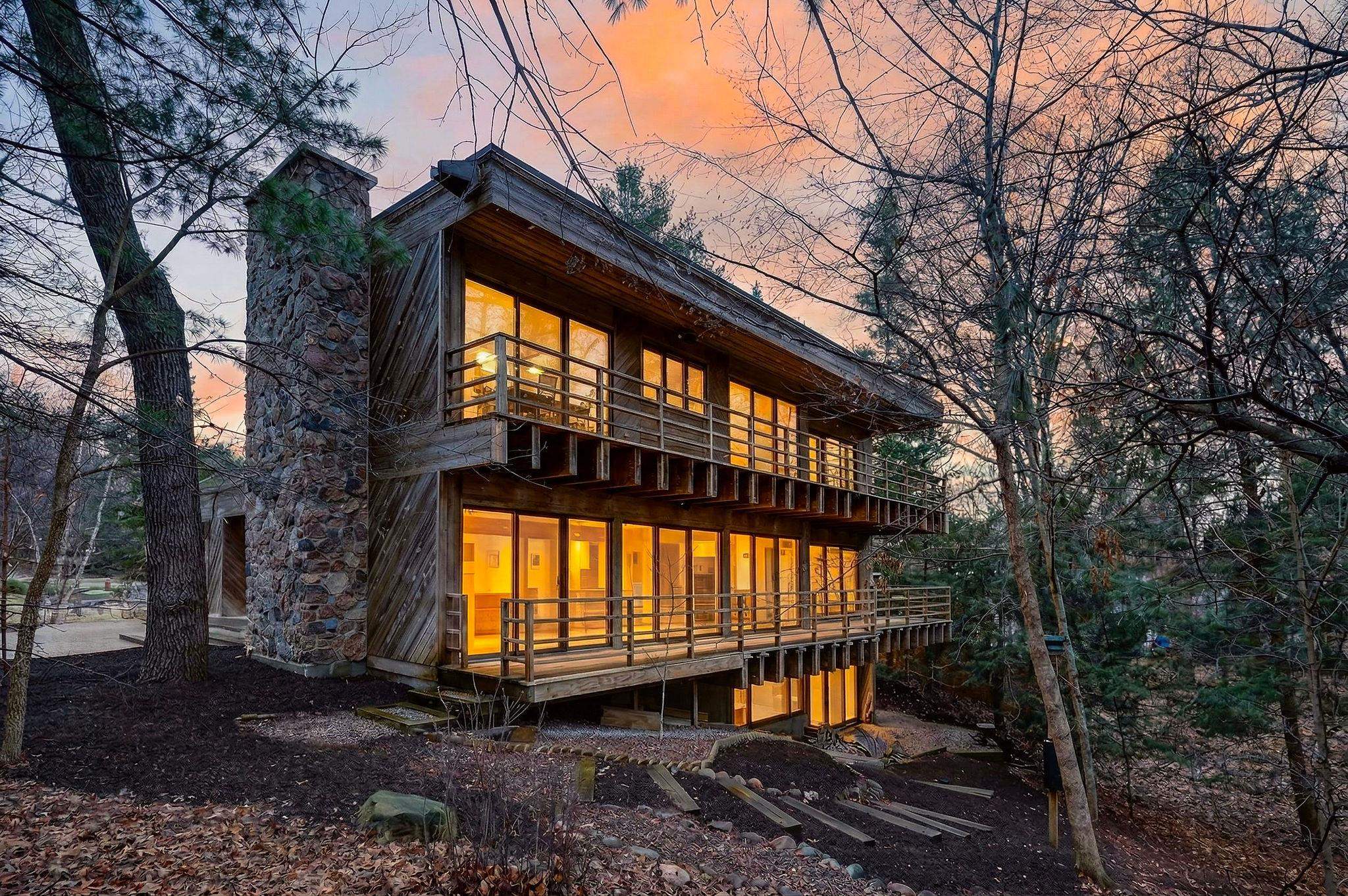 209 Saratoga Circle