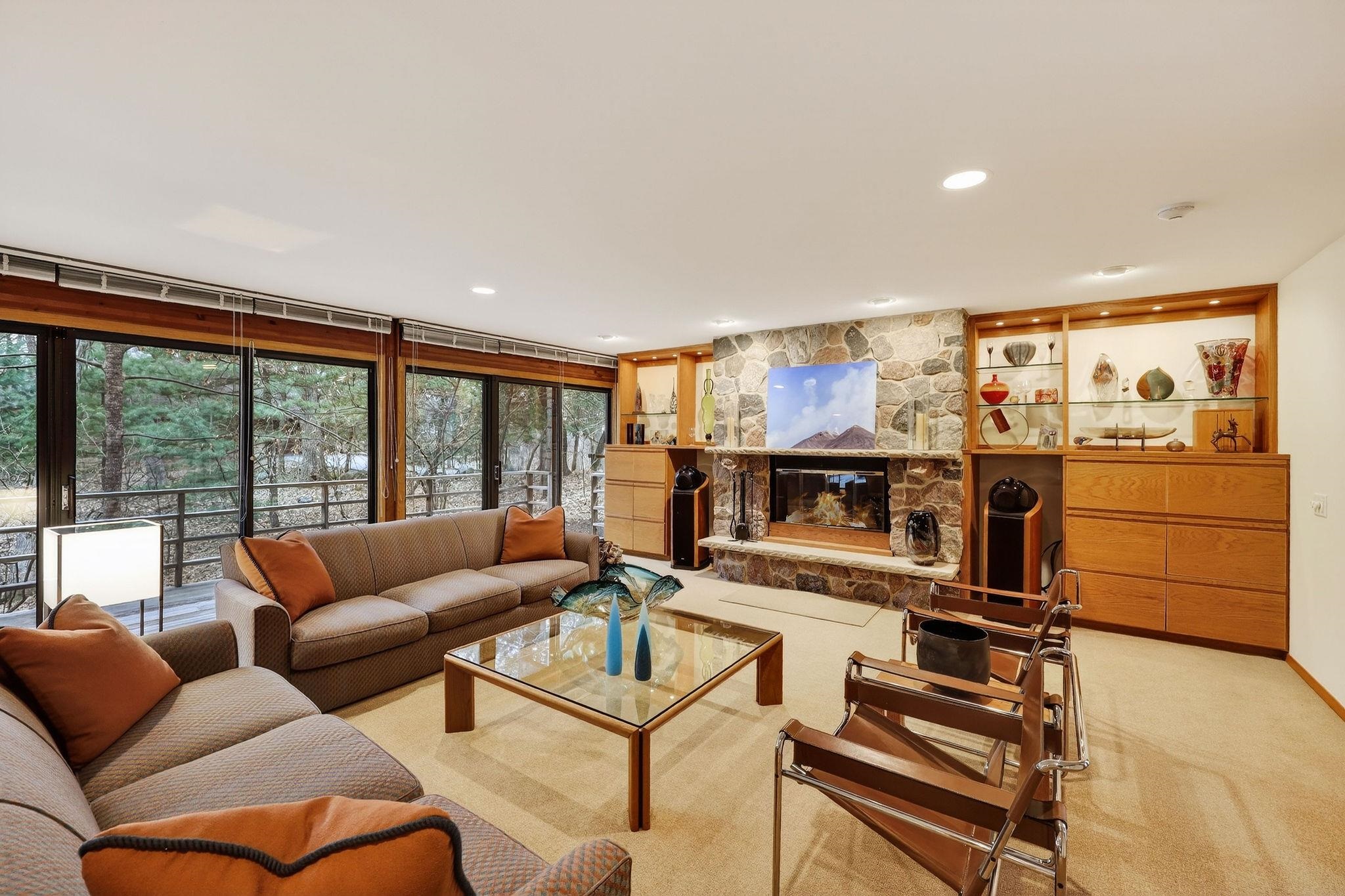 209 Saratoga Circle