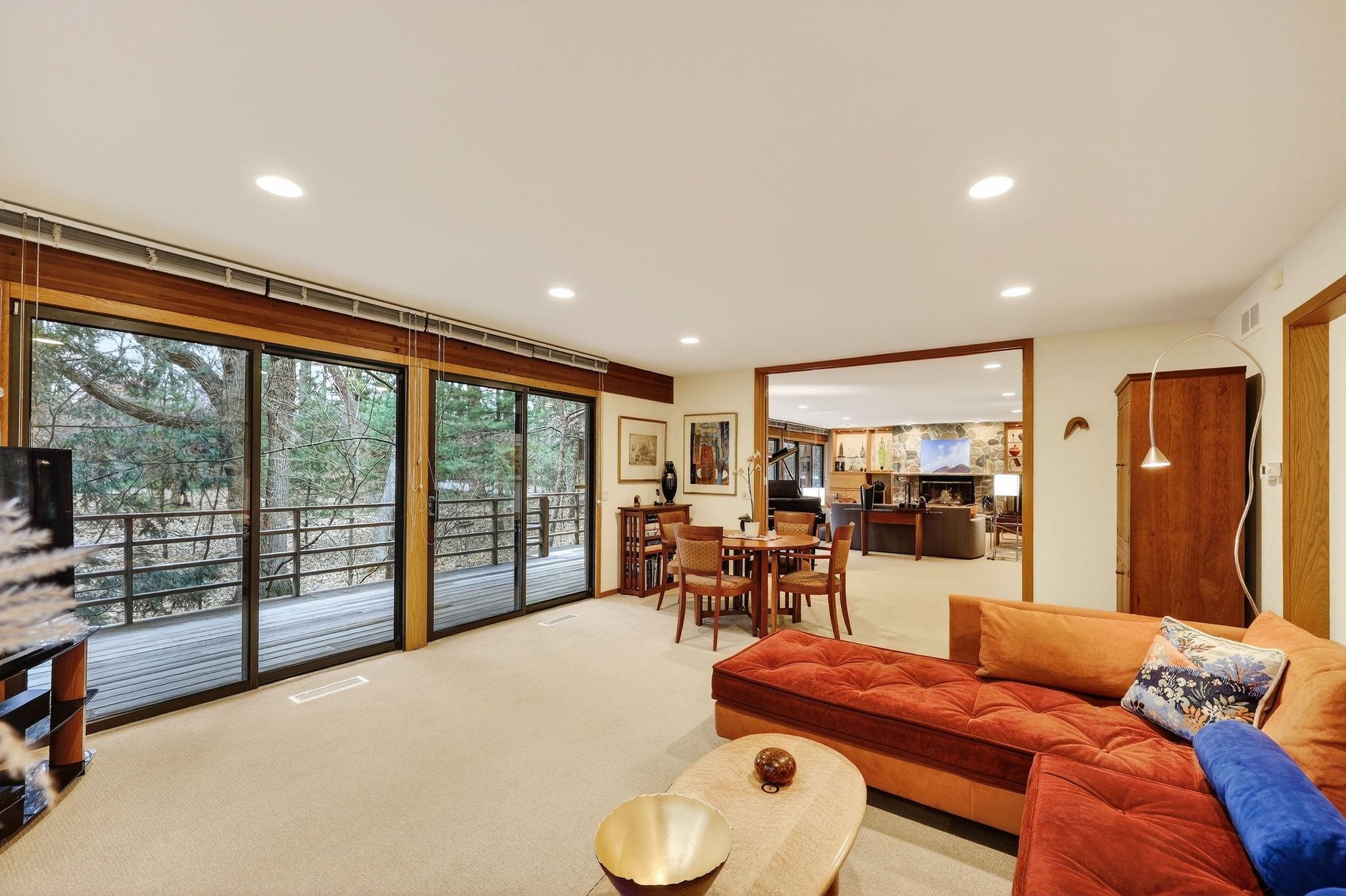209 Saratoga Circle