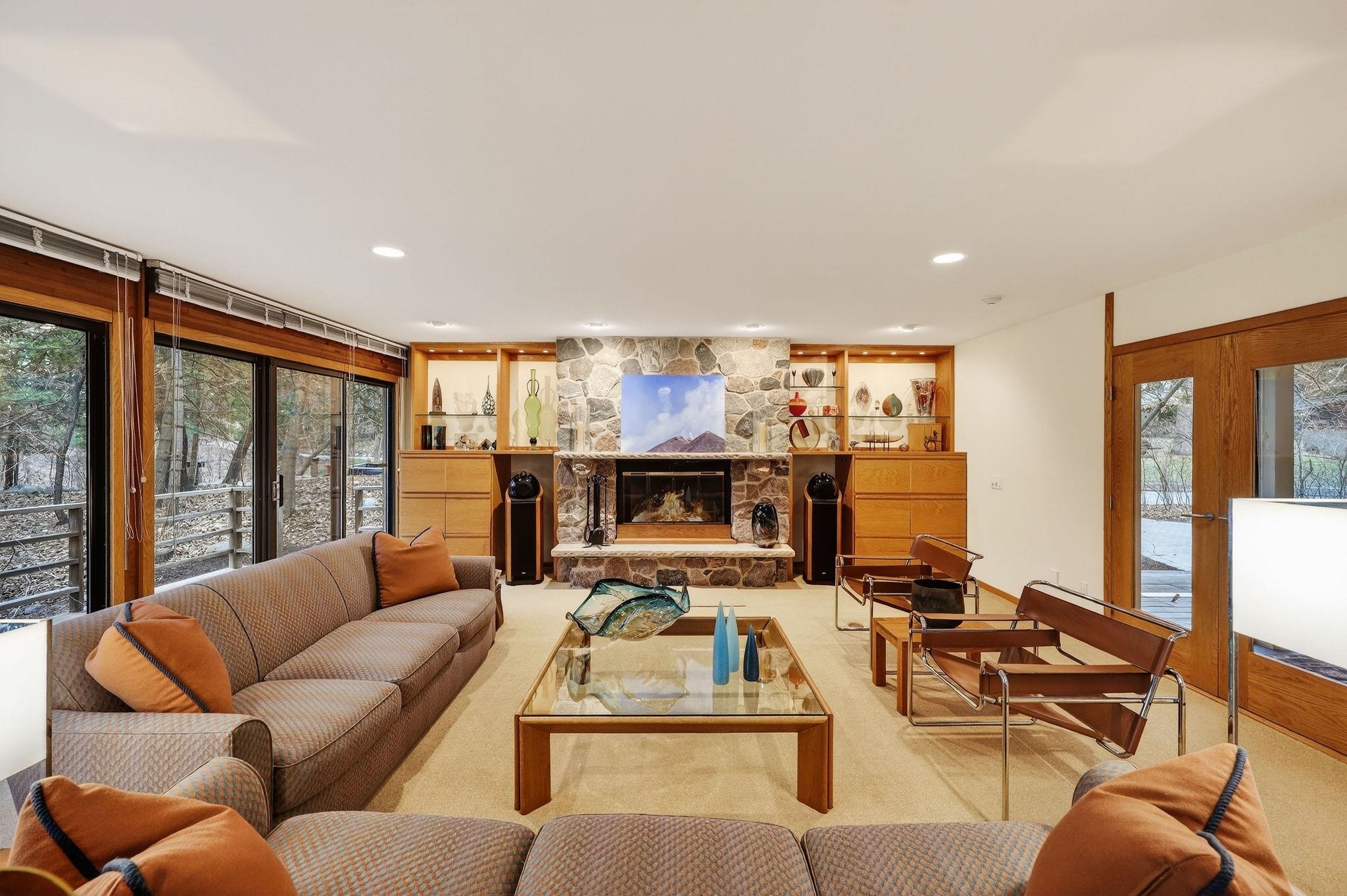 209 Saratoga Circle