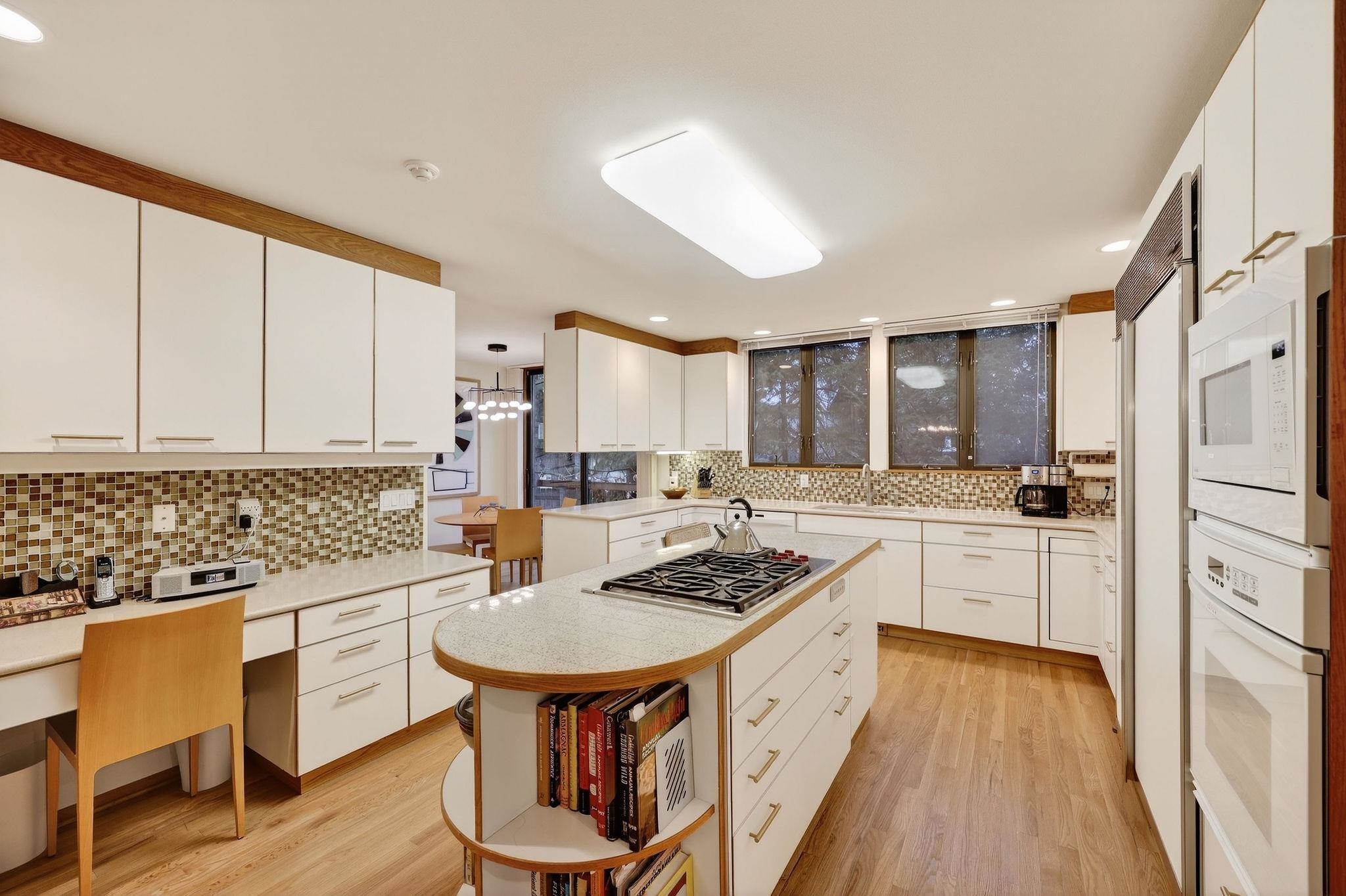 209 Saratoga Circle