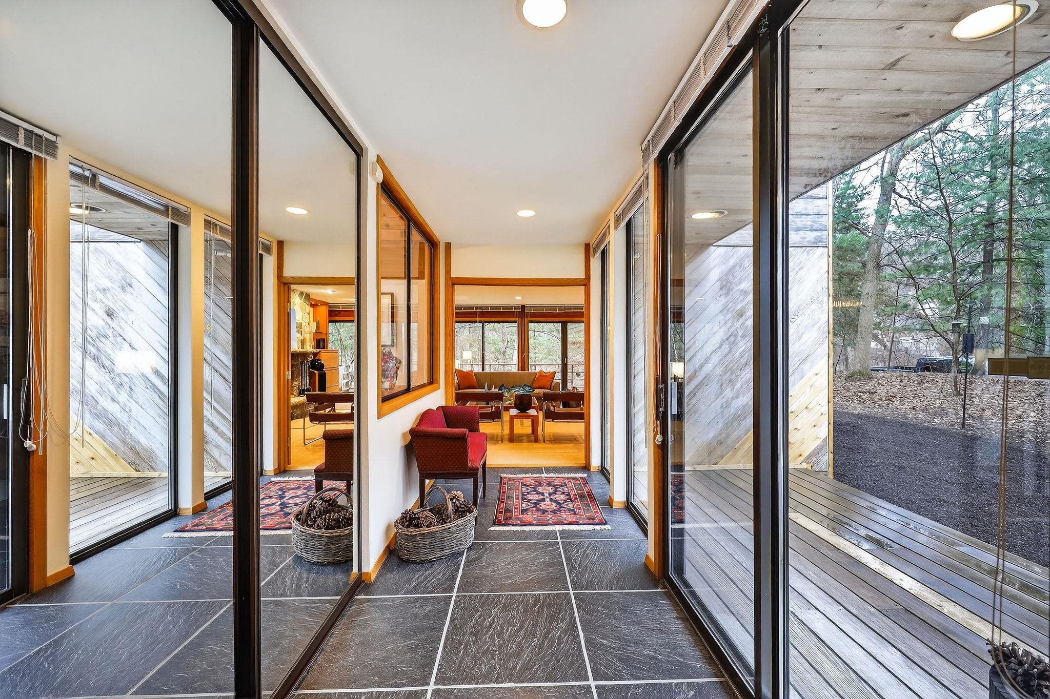 209 Saratoga Circle