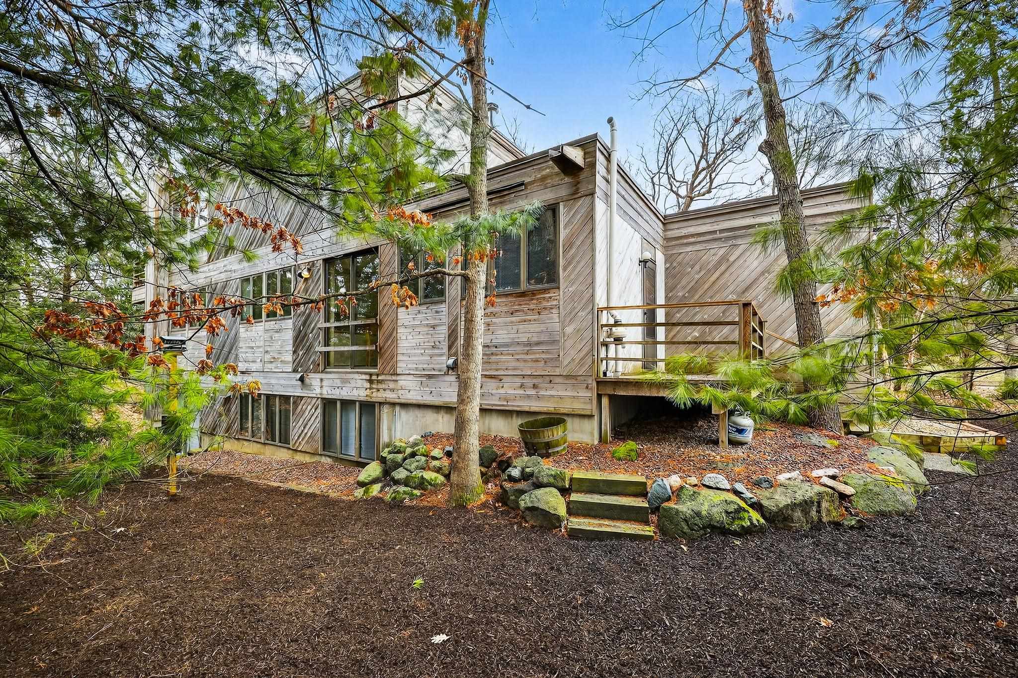 209 Saratoga Circle
