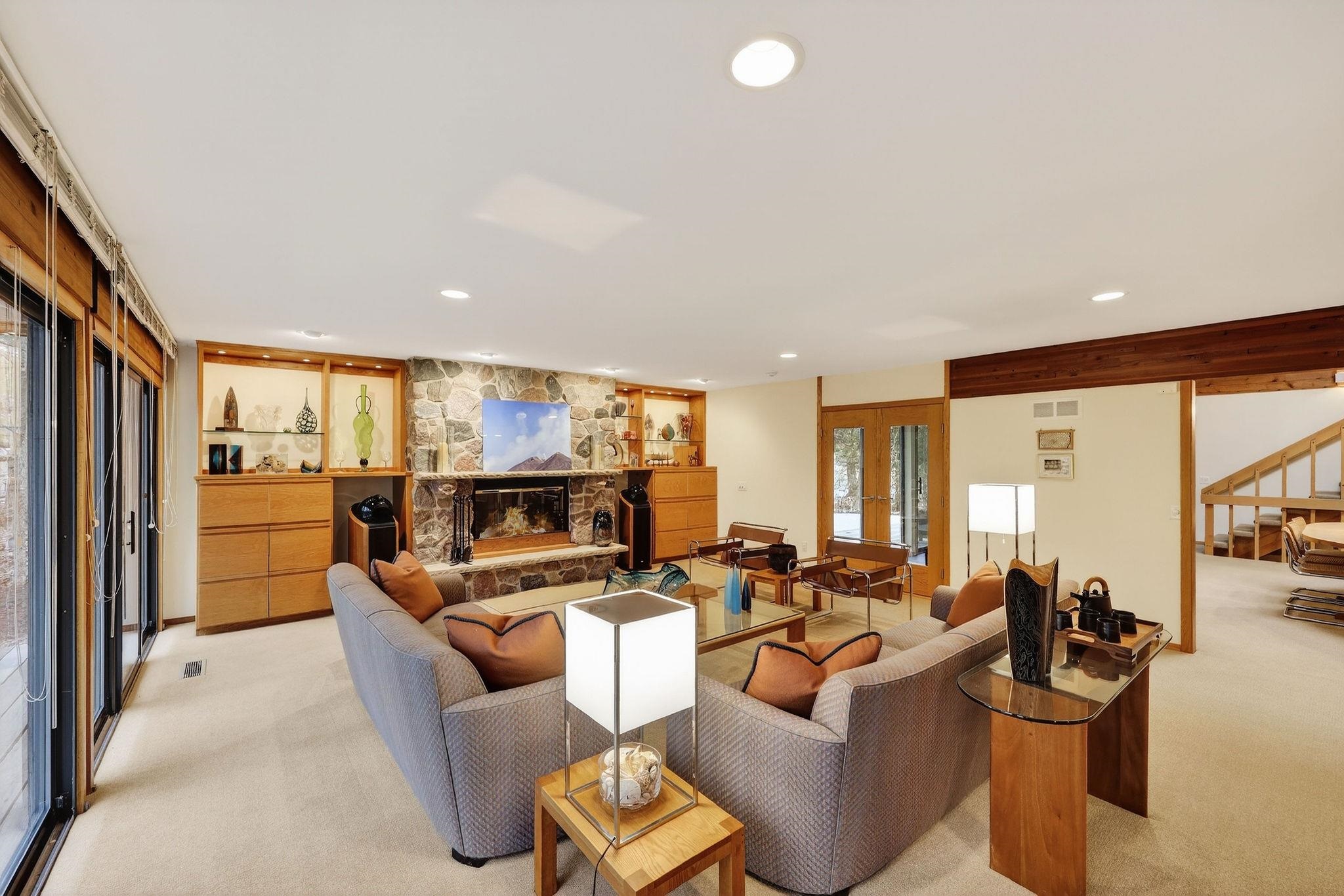 209 Saratoga Circle