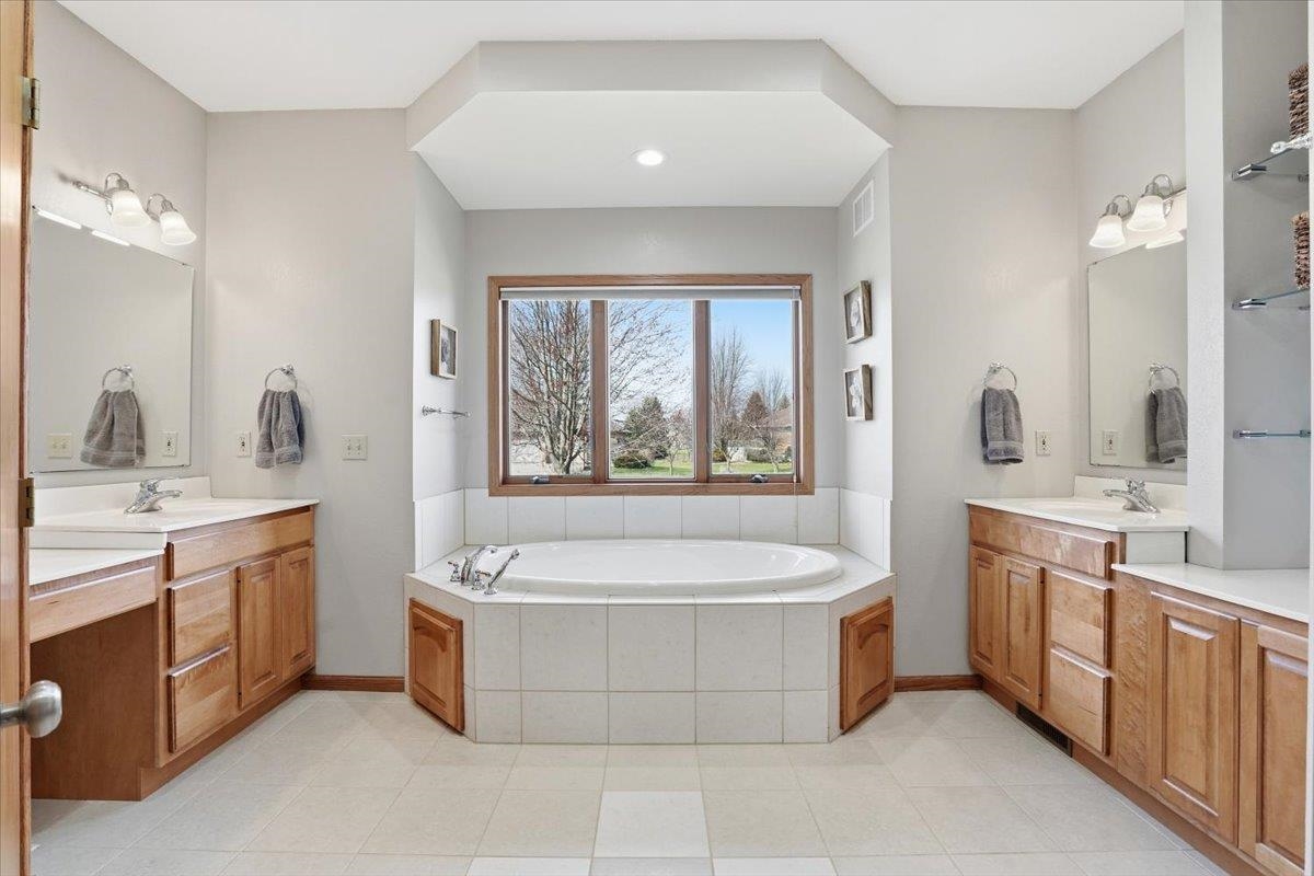 3034 Saddle Brooke Trail