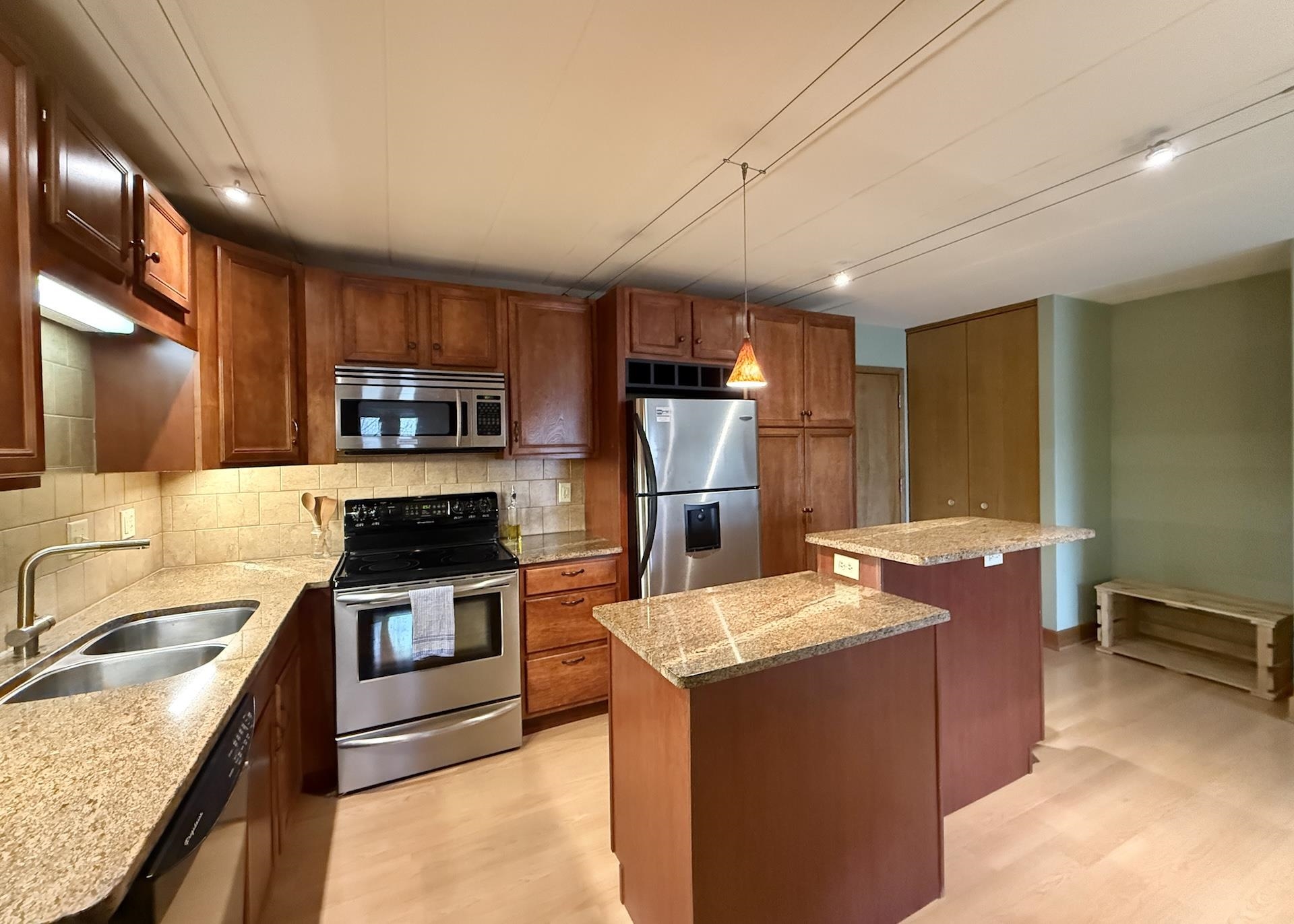 2051 Allen Boulevard 103