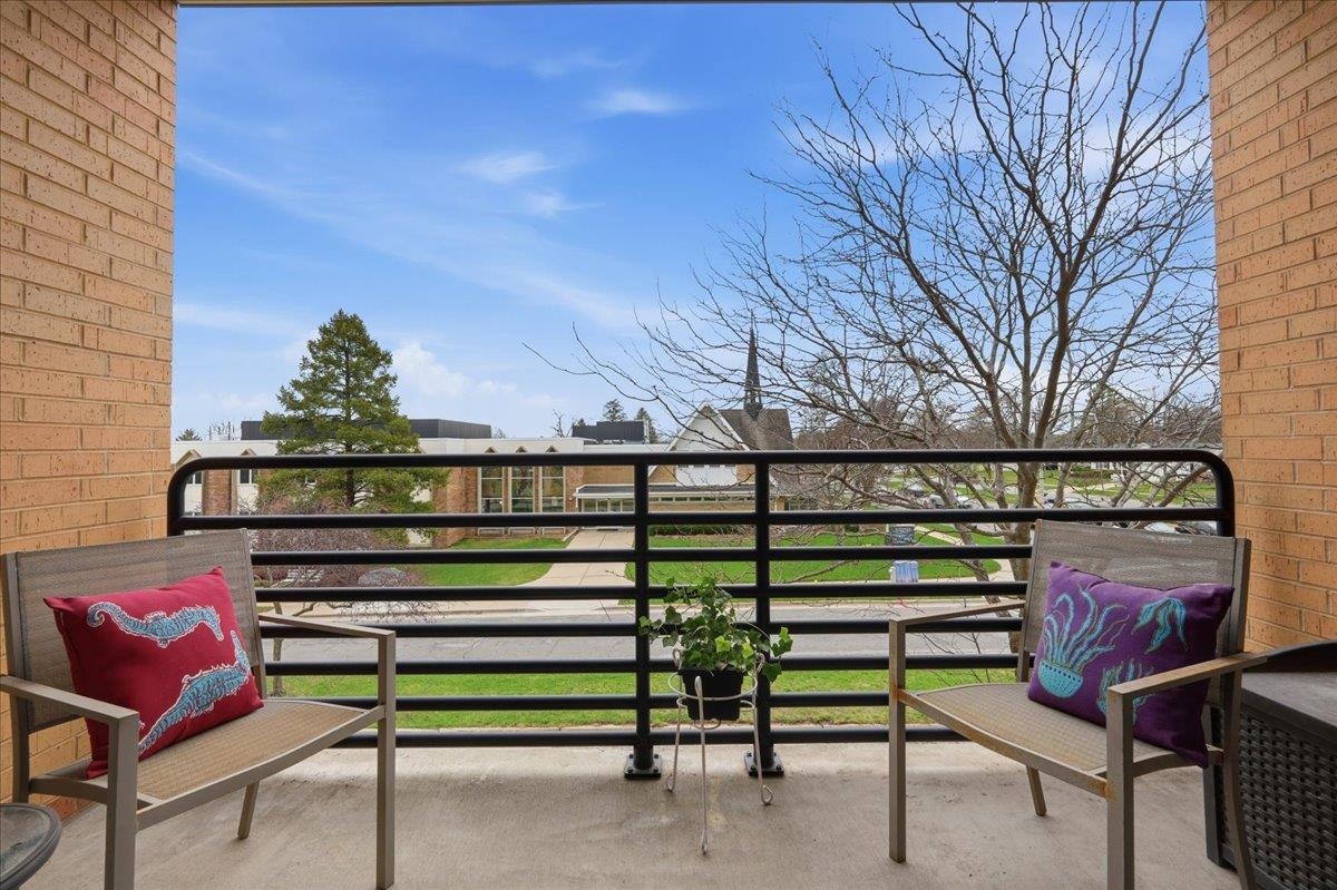 555 S Midvale Boulevard 216