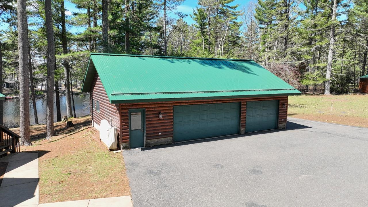 5810 & 5809 Stone Lake Rd N Road