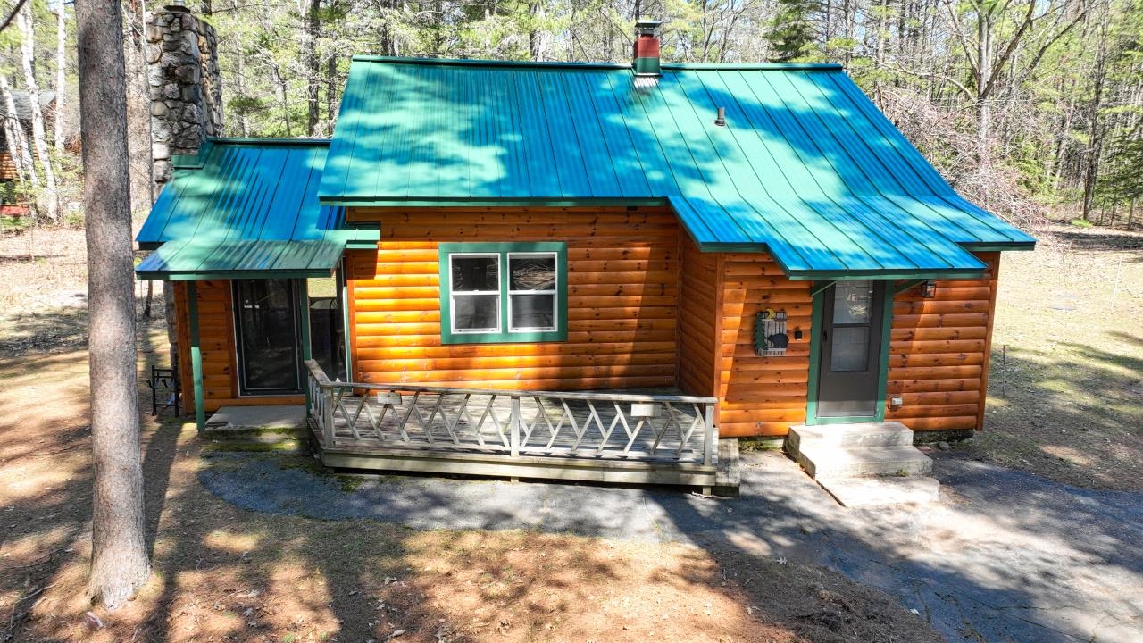 5810 & 5809 Stone Lake Rd N Road