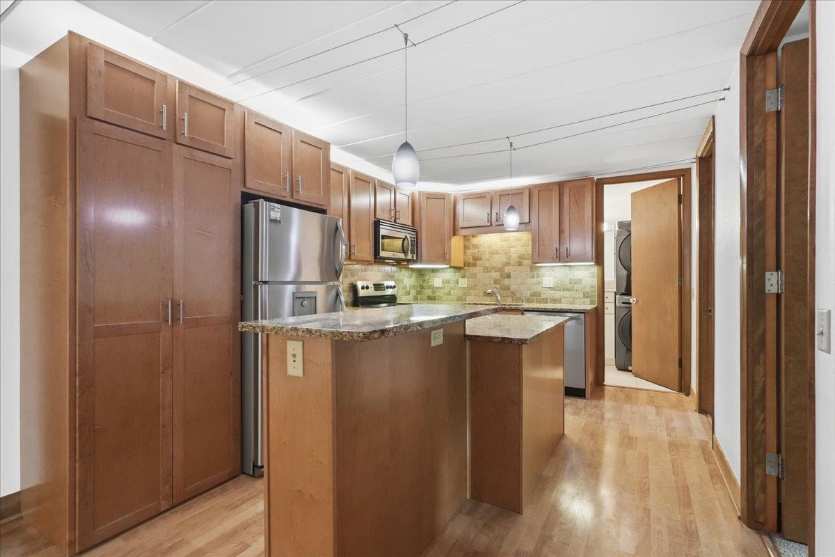 2051 Allen Boulevard 407