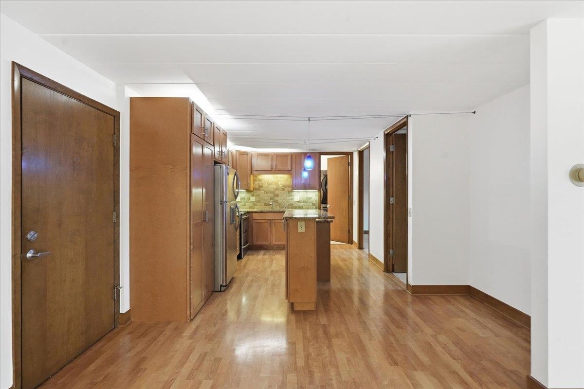 2051 Allen Boulevard 407