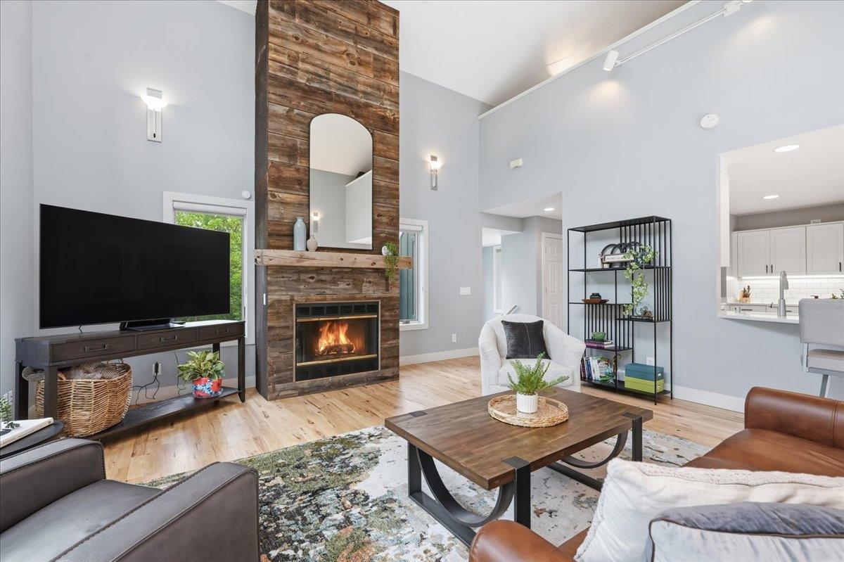 1432 Sundt Lane